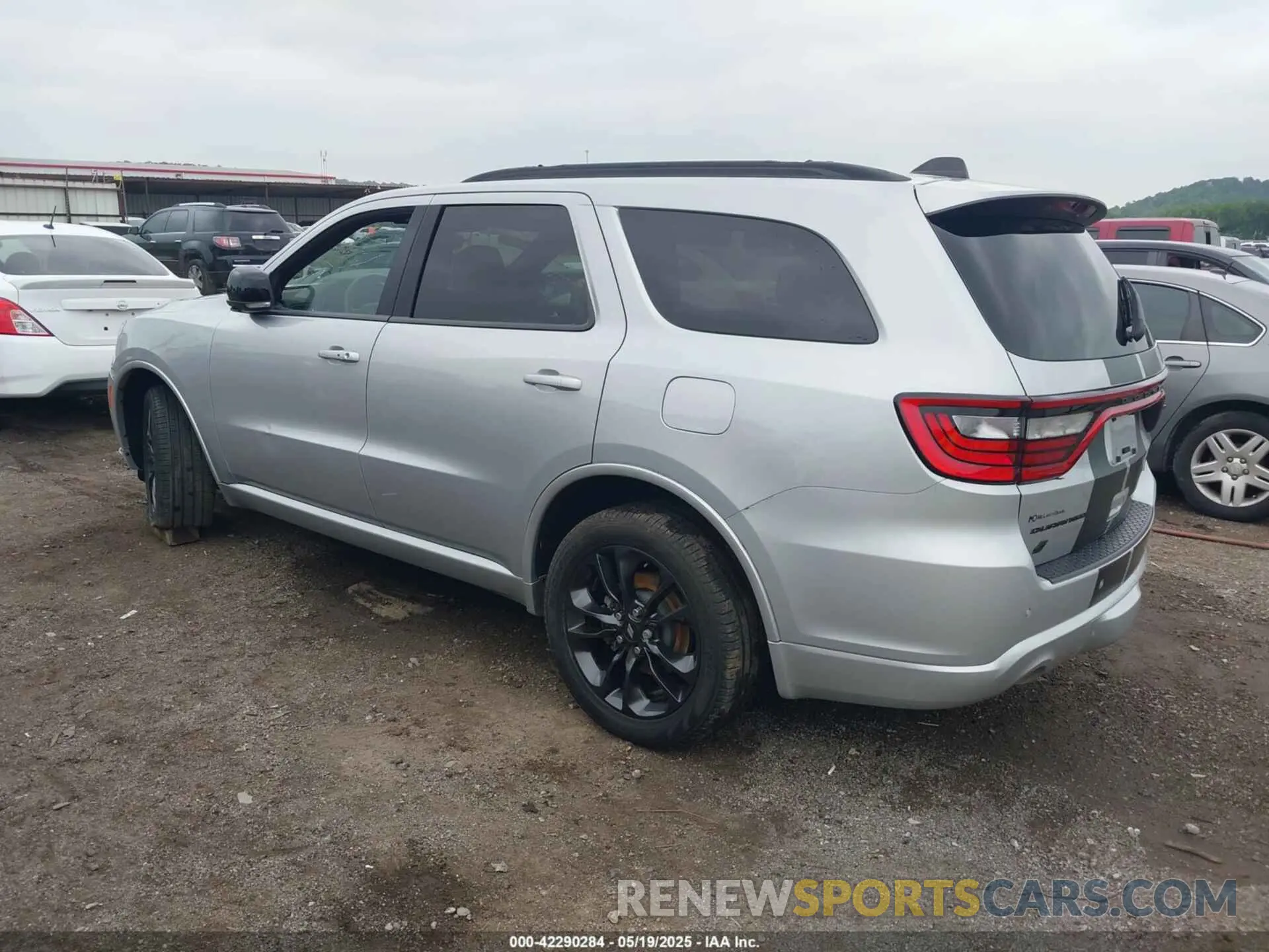 3 Photograph of a damaged car 1C4RDJDG2RC143164 DODGE DURANGO 2024