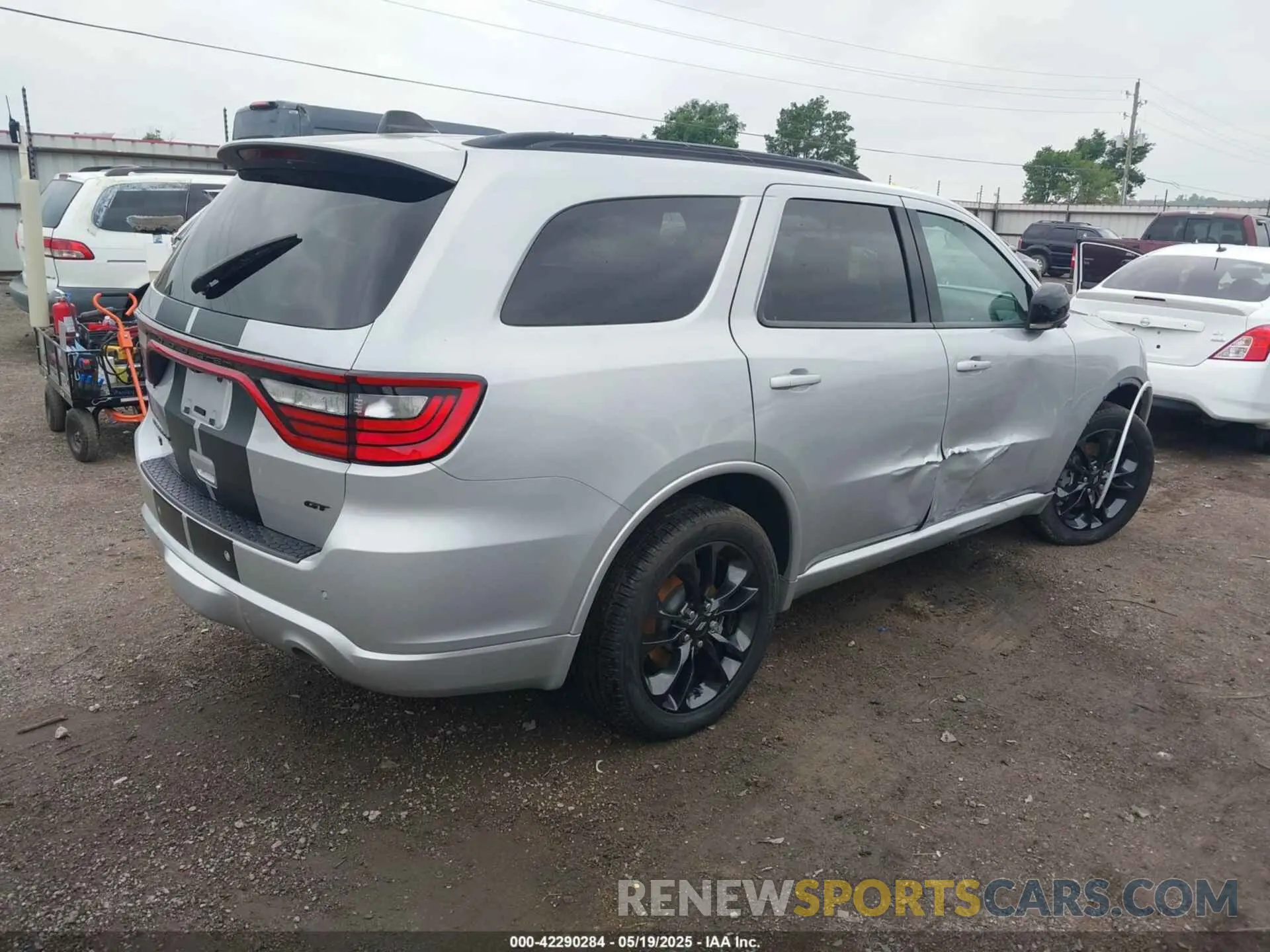 4 Photograph of a damaged car 1C4RDJDG2RC143164 DODGE DURANGO 2024