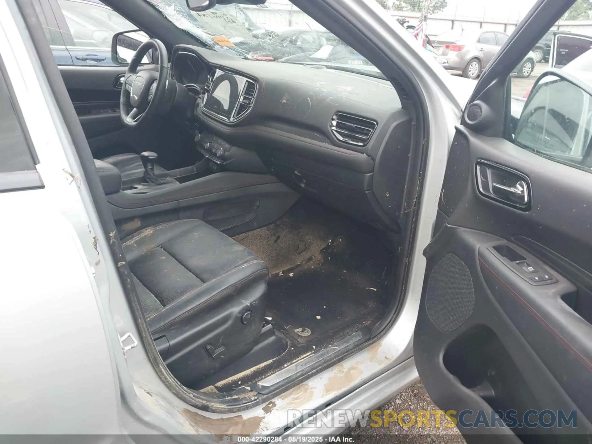 5 Photograph of a damaged car 1C4RDJDG2RC143164 DODGE DURANGO 2024