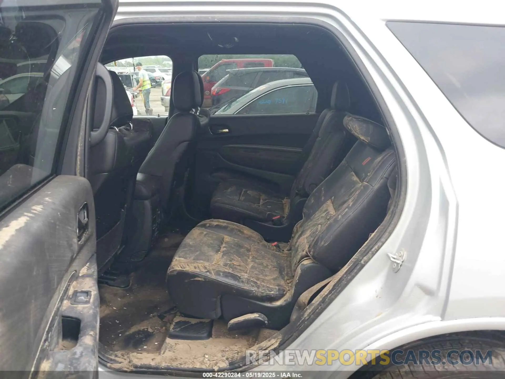 6 Photograph of a damaged car 1C4RDJDG2RC143164 DODGE DURANGO 2024