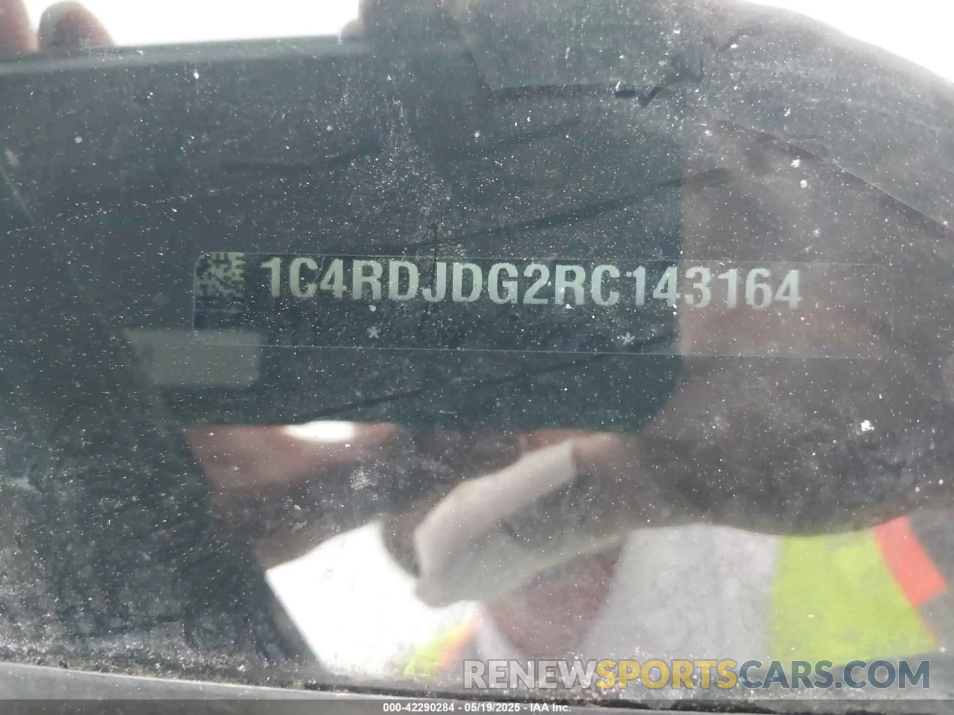 9 Photograph of a damaged car 1C4RDJDG2RC143164 DODGE DURANGO 2024