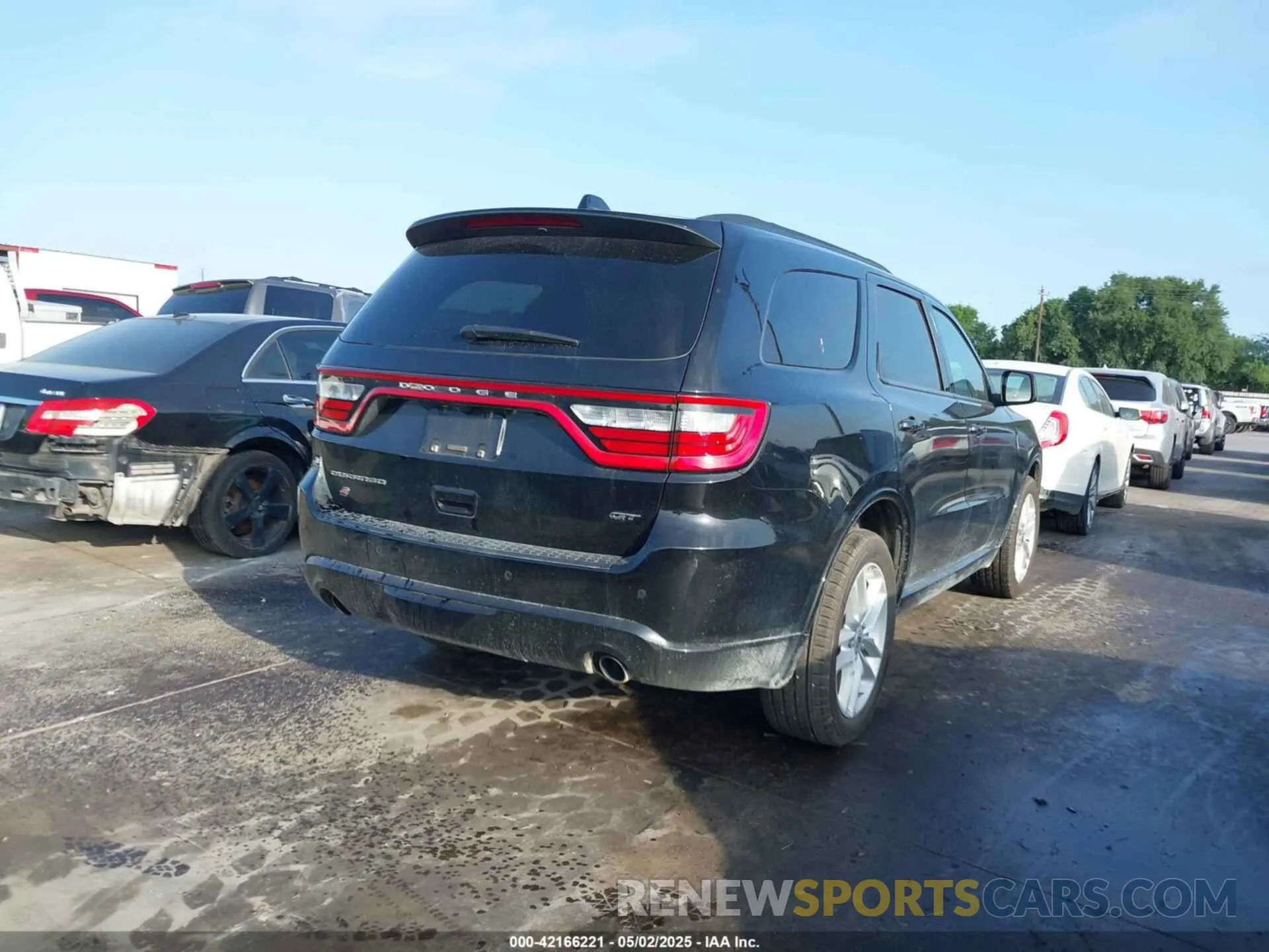 4 Photograph of a damaged car 1C4RDJDG4RC234050 DODGE DURANGO 2024