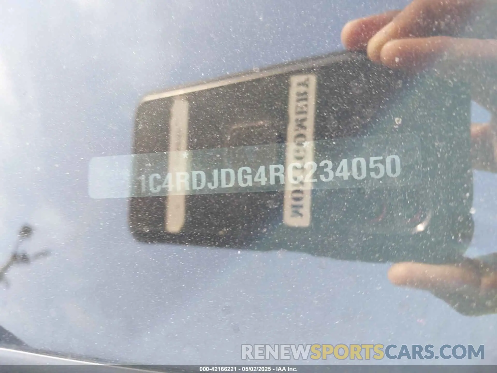 9 Photograph of a damaged car 1C4RDJDG4RC234050 DODGE DURANGO 2024