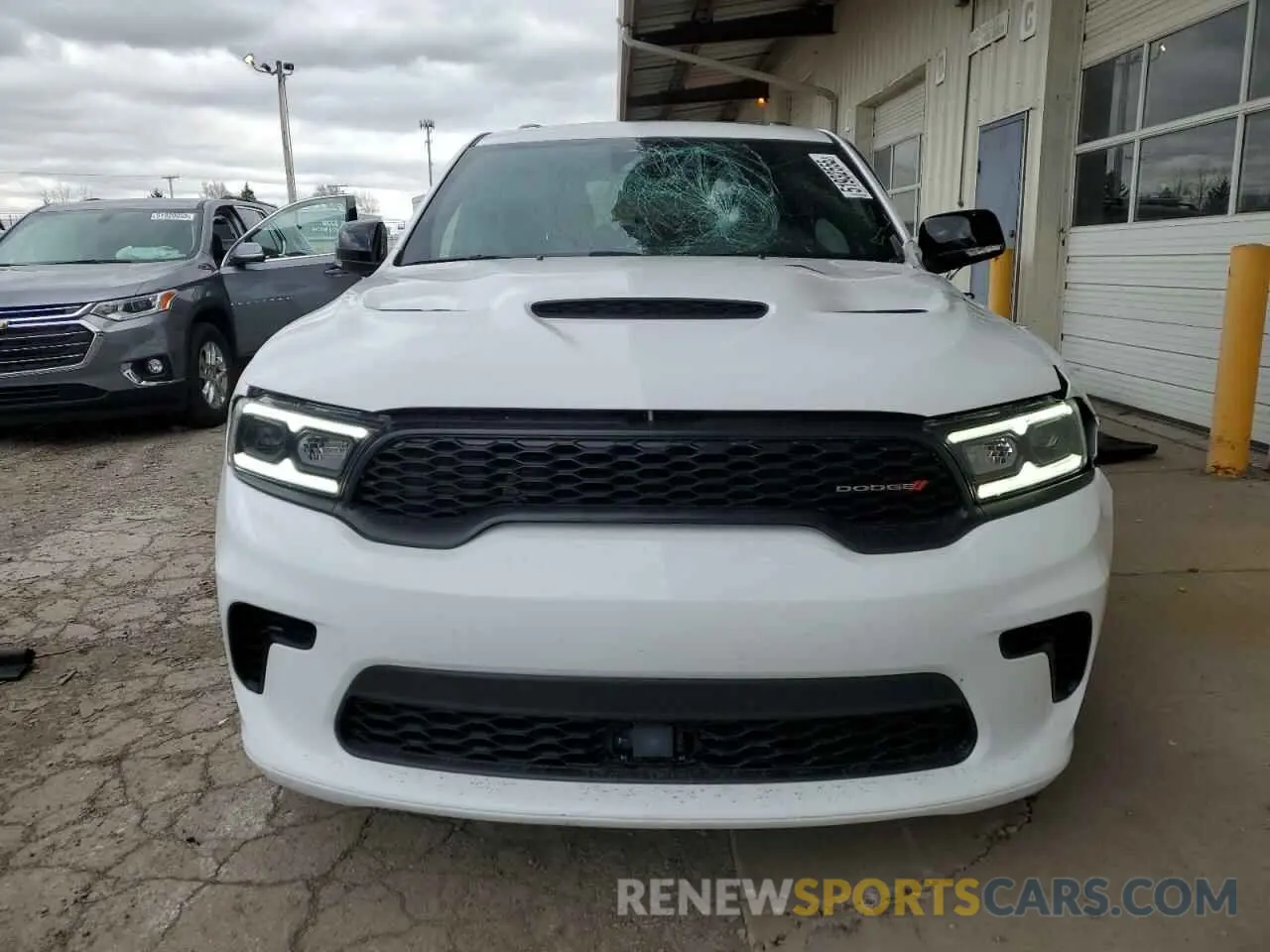 5 Photograph of a damaged car 1C4RDJDG5RC111406 DODGE DURANGO 2024