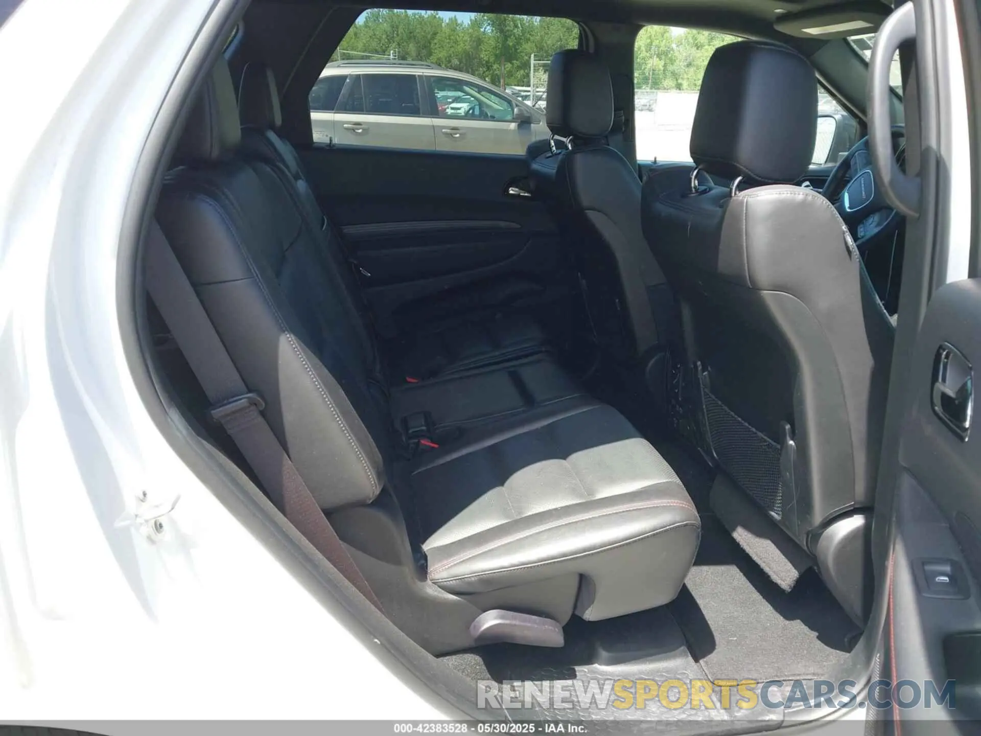 8 Photograph of a damaged car 1C4RDJDG6RC192187 DODGE DURANGO 2024