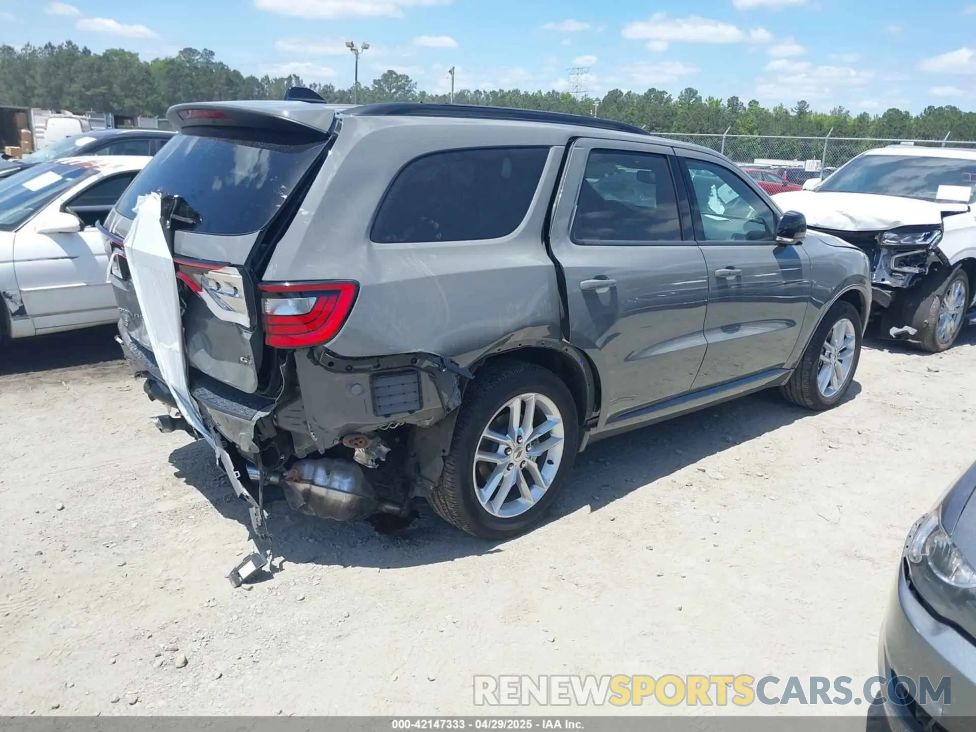 4 Photograph of a damaged car 1C4RDJDG7RC237976 DODGE DURANGO 2024