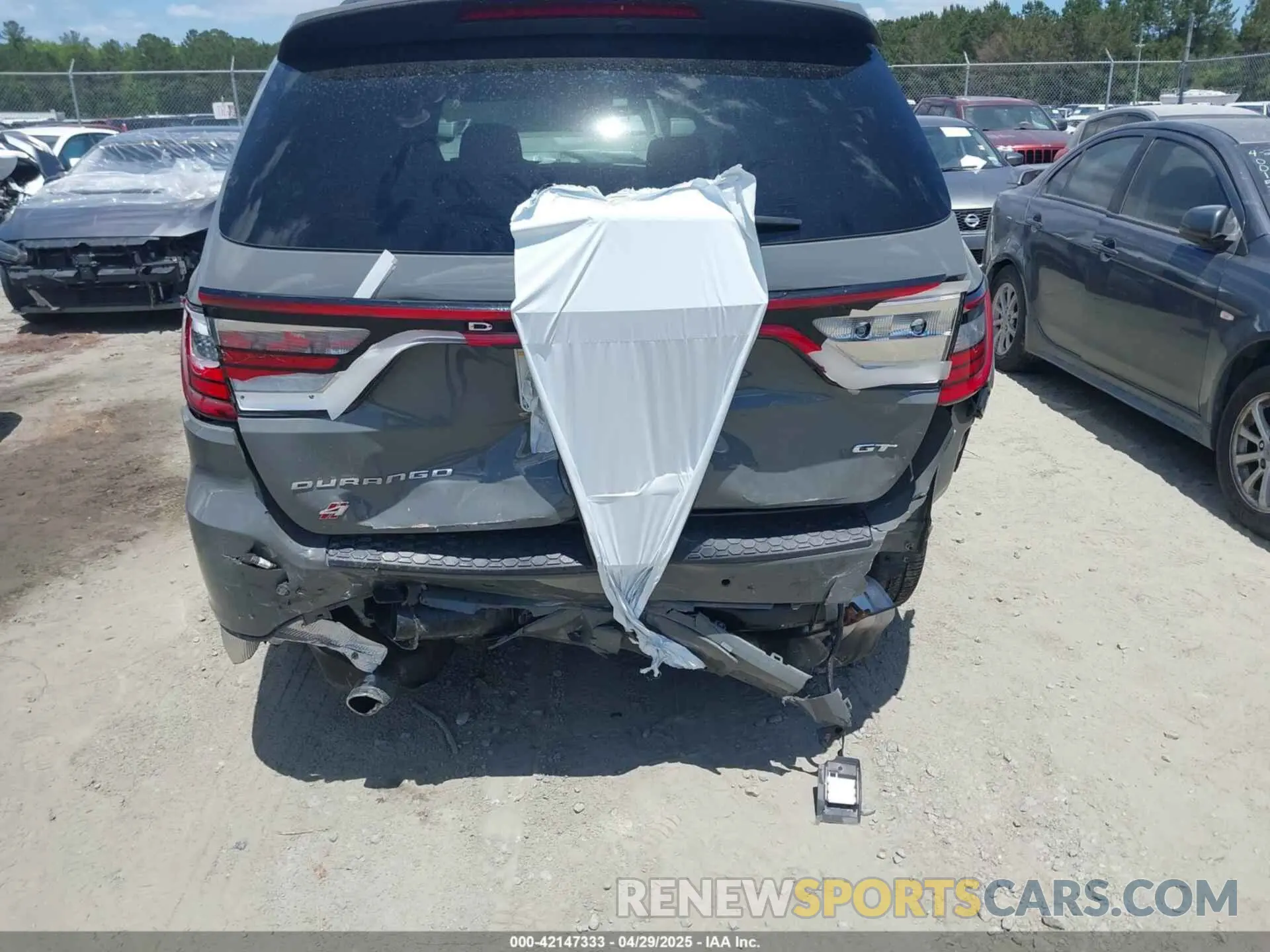 6 Photograph of a damaged car 1C4RDJDG7RC237976 DODGE DURANGO 2024