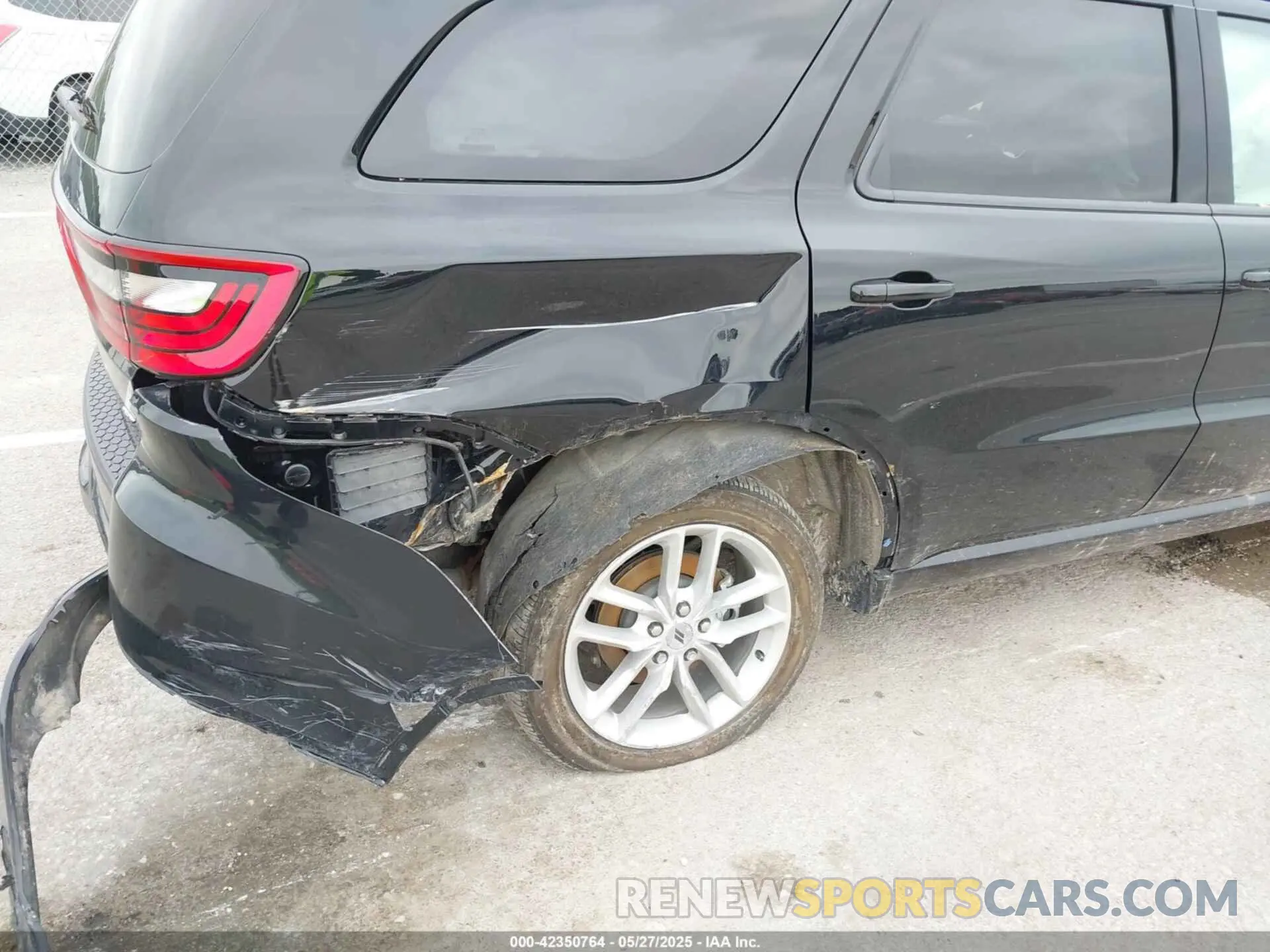 6 Photograph of a damaged car 1C4RDJDG8RC152810 DODGE DURANGO 2024