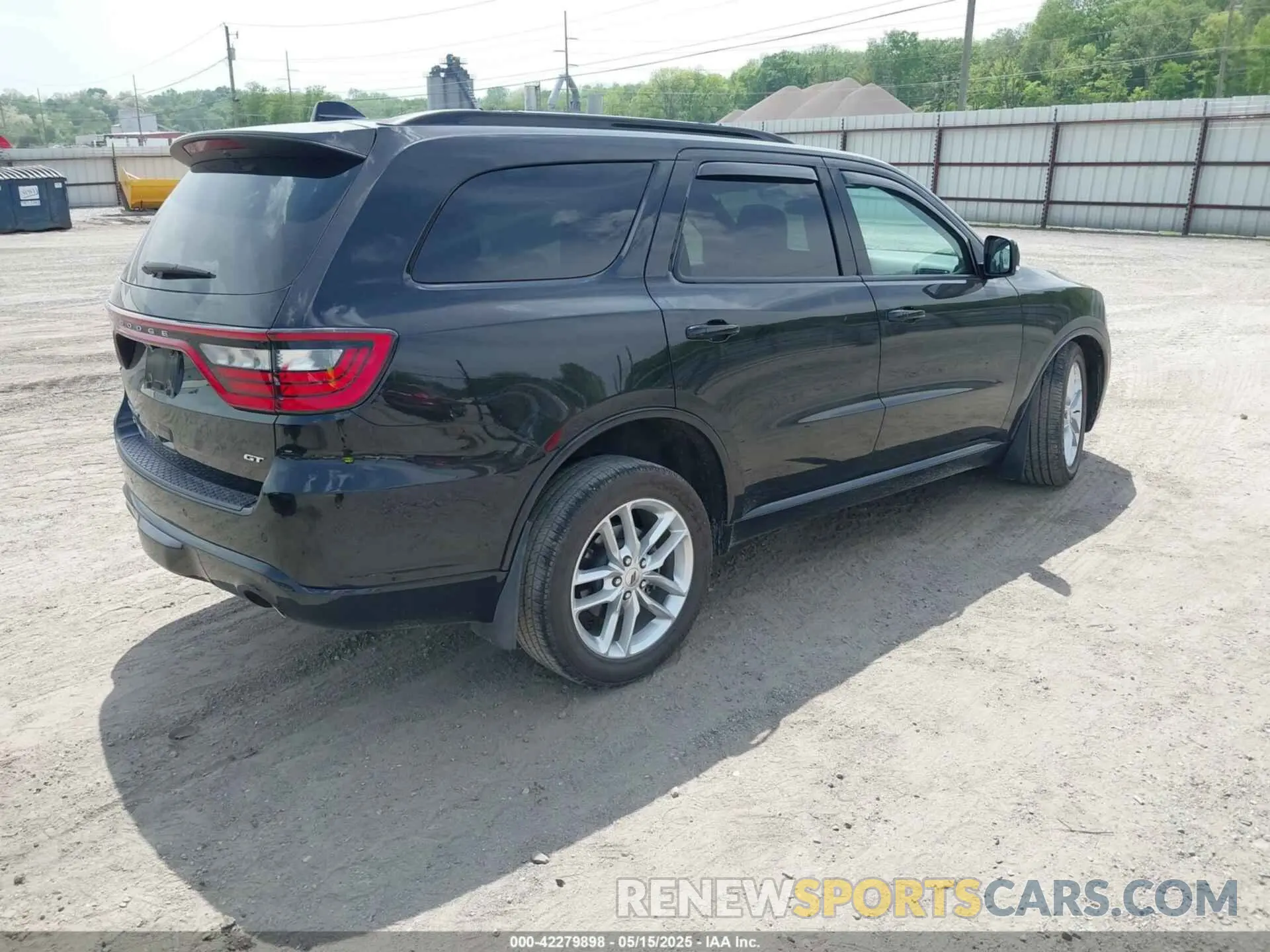 4 Photograph of a damaged car 1C4RDJDG9RC199828 DODGE DURANGO 2024
