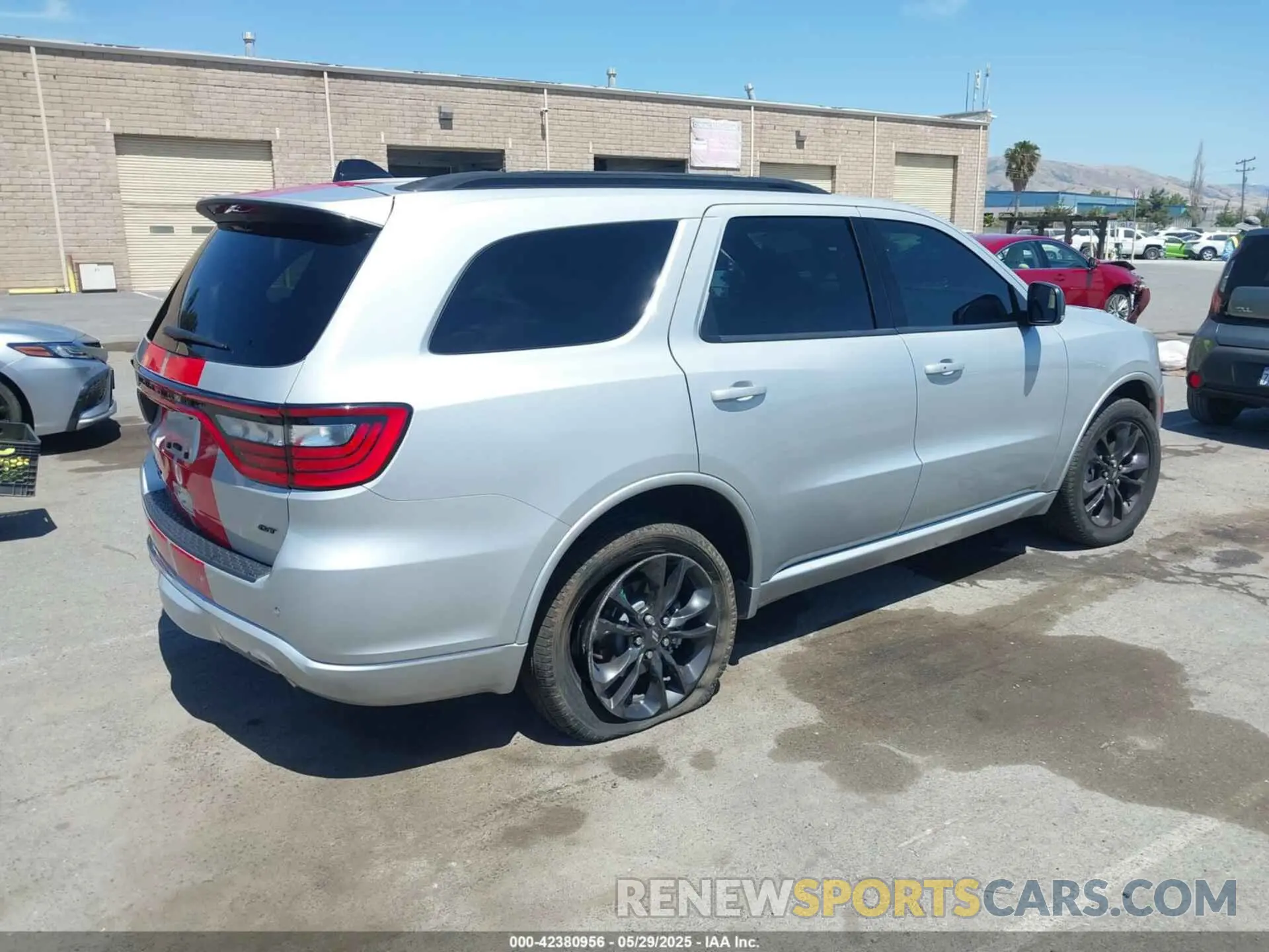 4 Photograph of a damaged car 1C4RDJDGXRC154106 DODGE DURANGO 2024