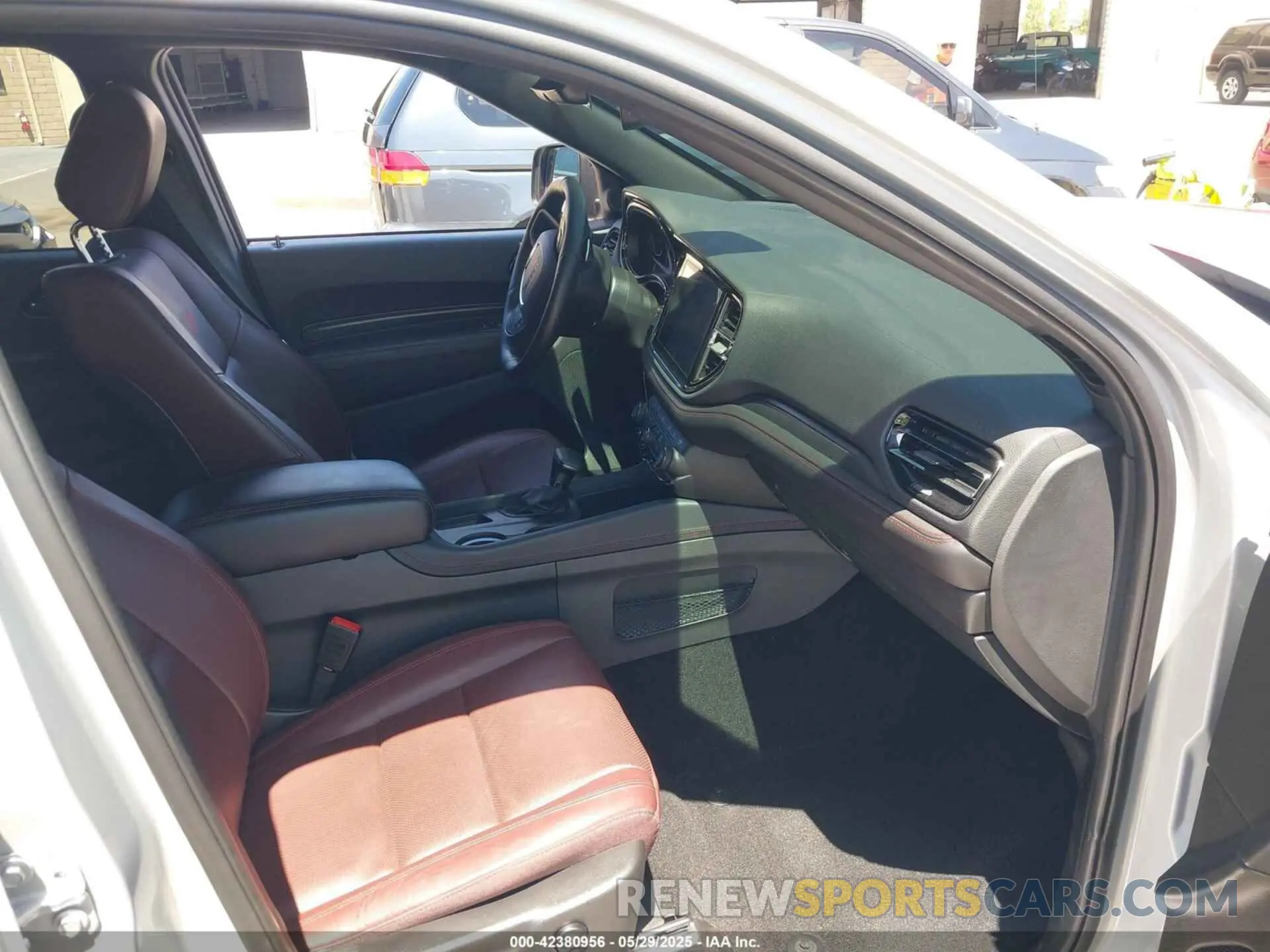 5 Photograph of a damaged car 1C4RDJDGXRC154106 DODGE DURANGO 2024