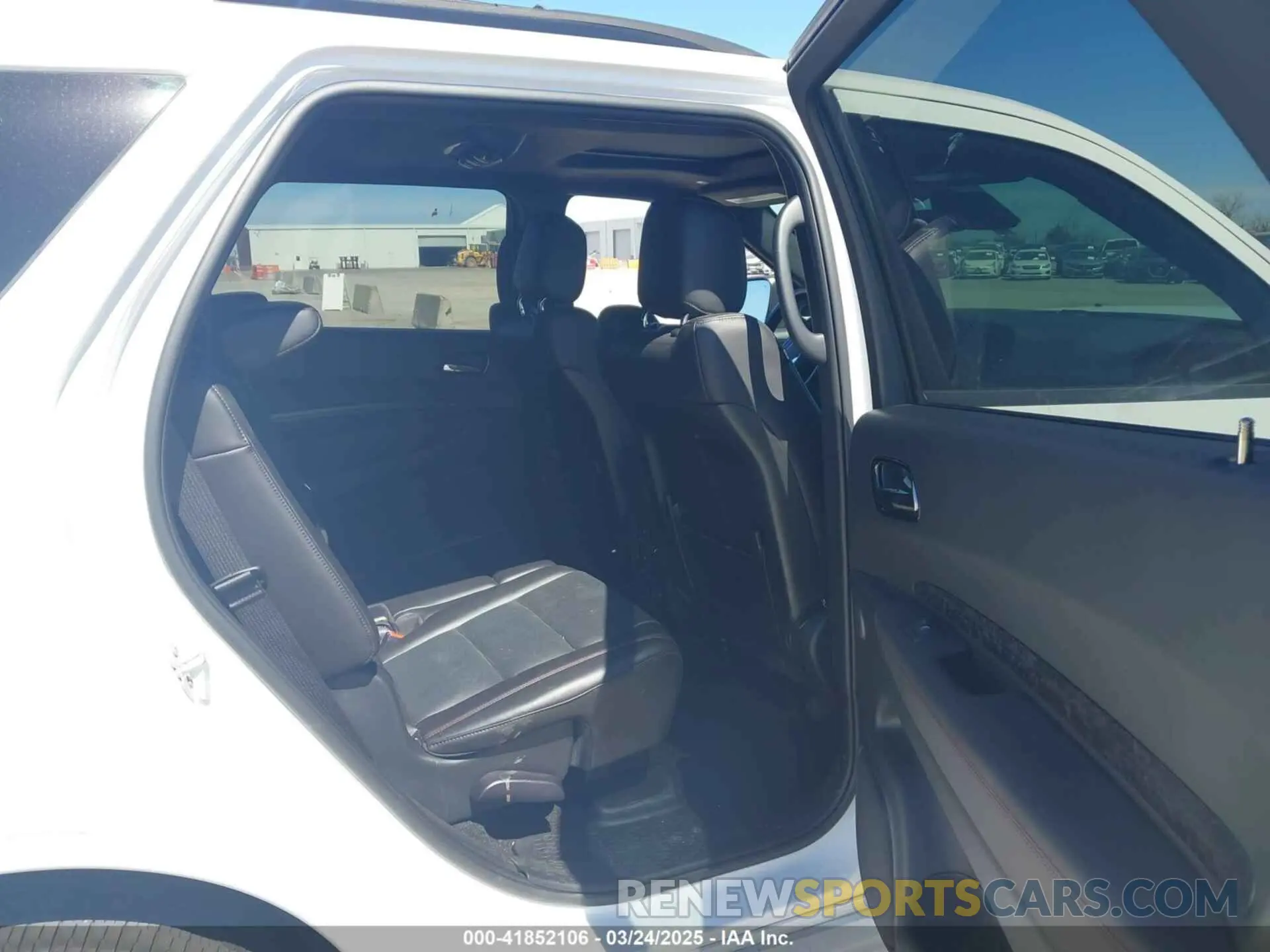 8 Photograph of a damaged car 1C4SDHCT6RC185359 DODGE DURANGO 2024