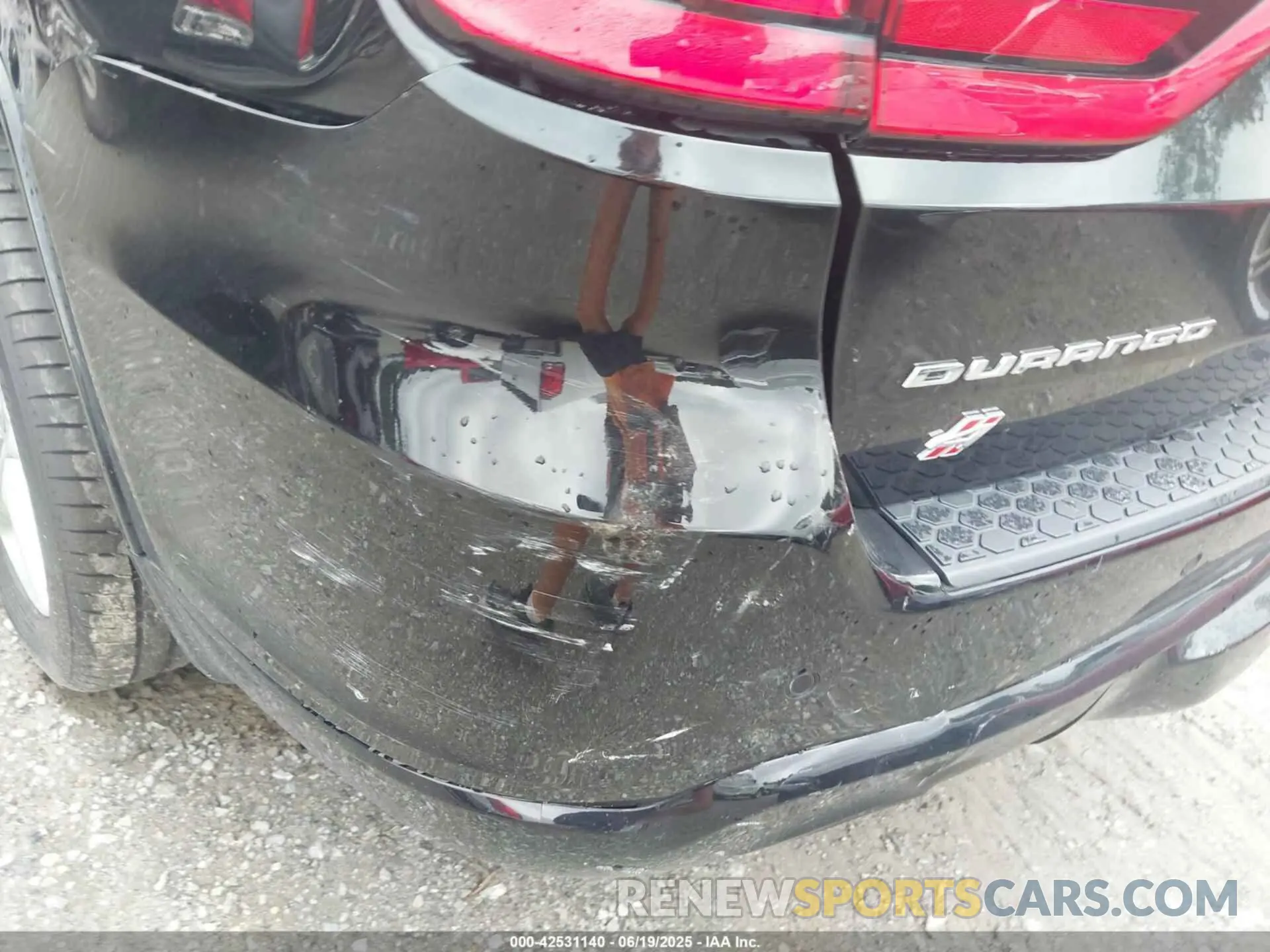 19 Photograph of a damaged car 1C4SDJCT9RC146885 DODGE DURANGO 2024