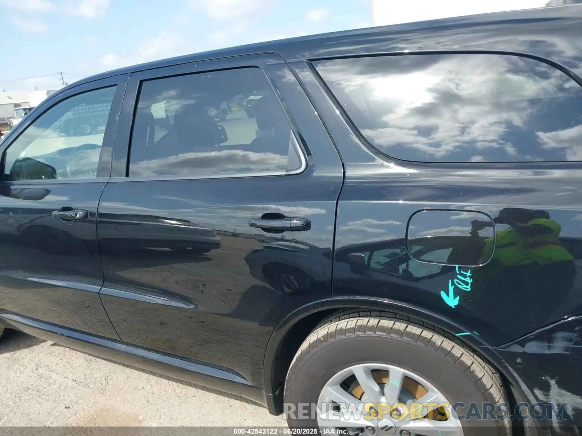 14 Photograph of a damaged car 1C4RDHDG1SC530741 DODGE DURANGO 2025