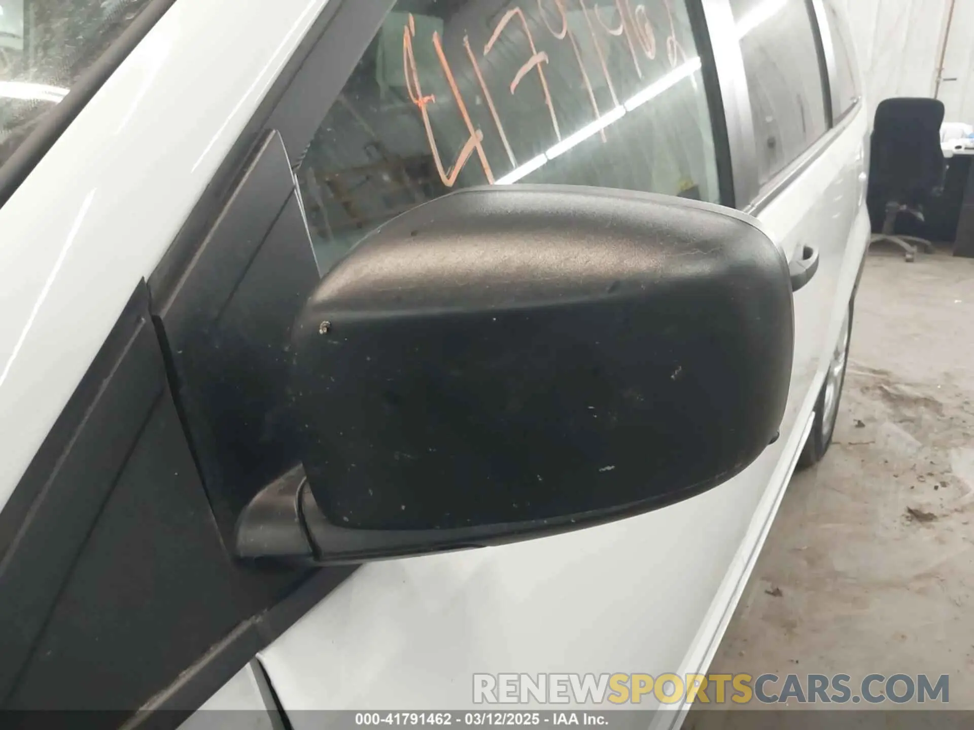 12 Photograph of a damaged car 2C4RDGBG0KR522103 DODGE GRAND CARAVAN 2019