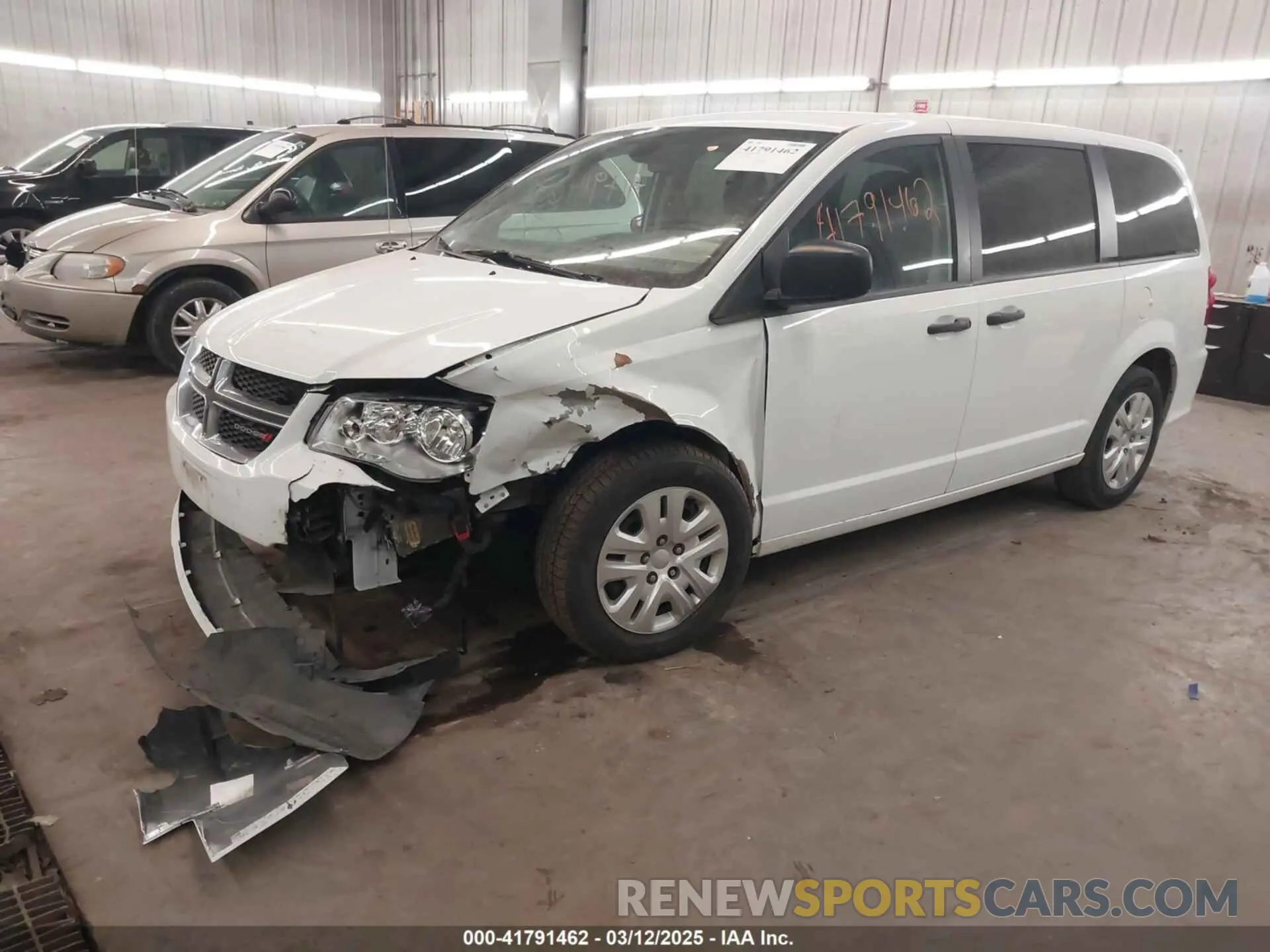 2 Photograph of a damaged car 2C4RDGBG0KR522103 DODGE GRAND CARAVAN 2019
