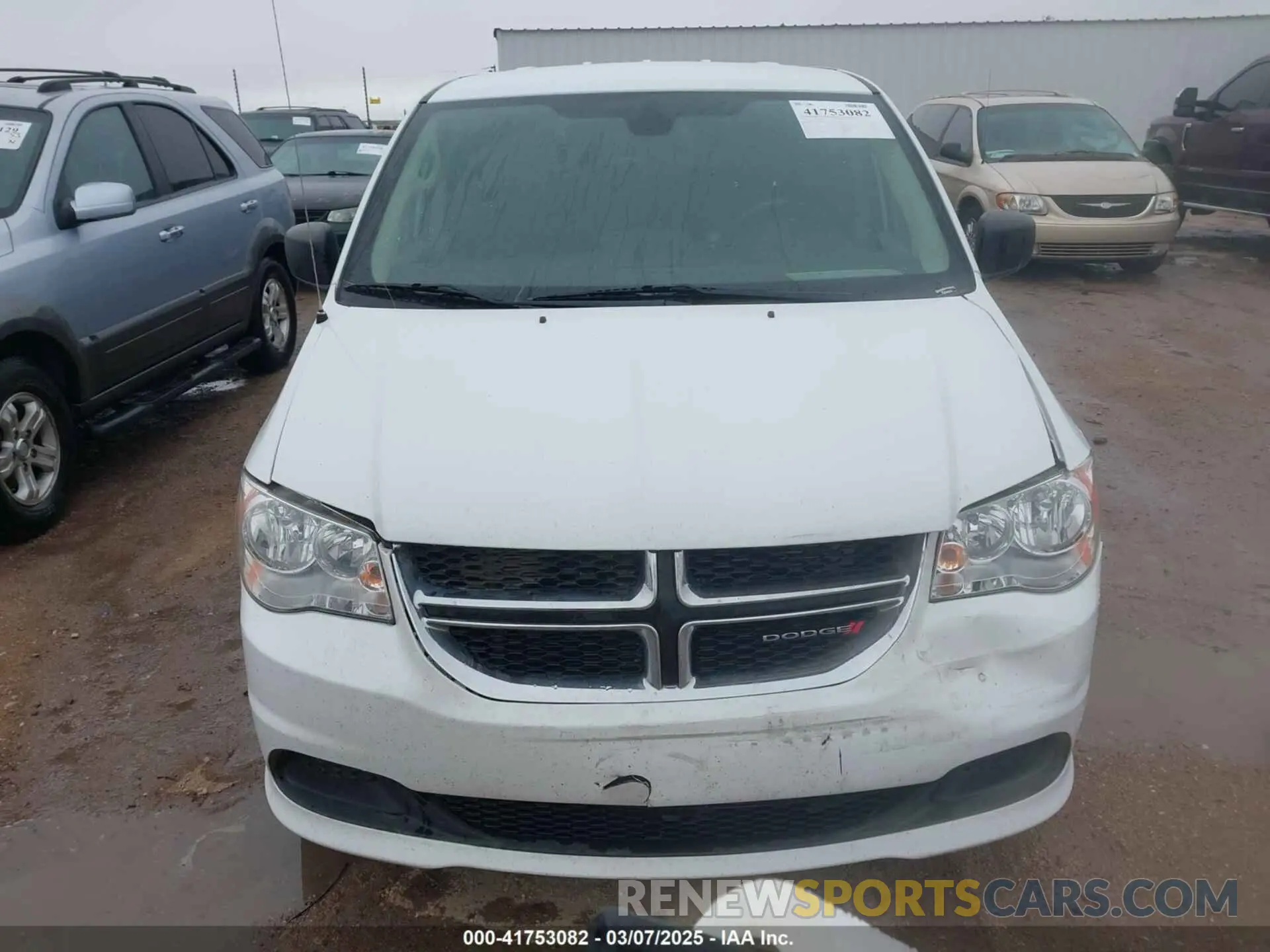 12 Photograph of a damaged car 2C4RDGBG0KR727727 DODGE GRAND CARAVAN 2019