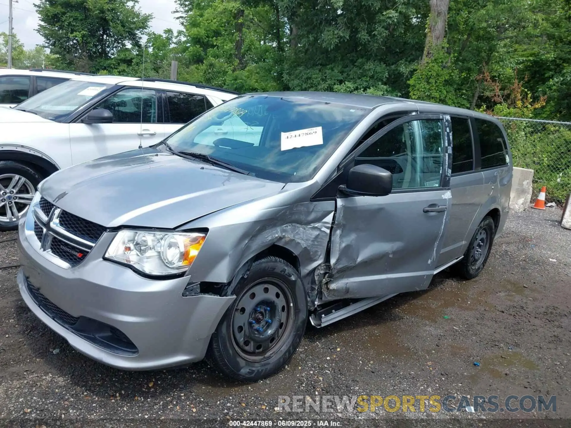 6 Photograph of a damaged car 2C4RDGBG0KR741711 DODGE GRAND CARAVAN 2019