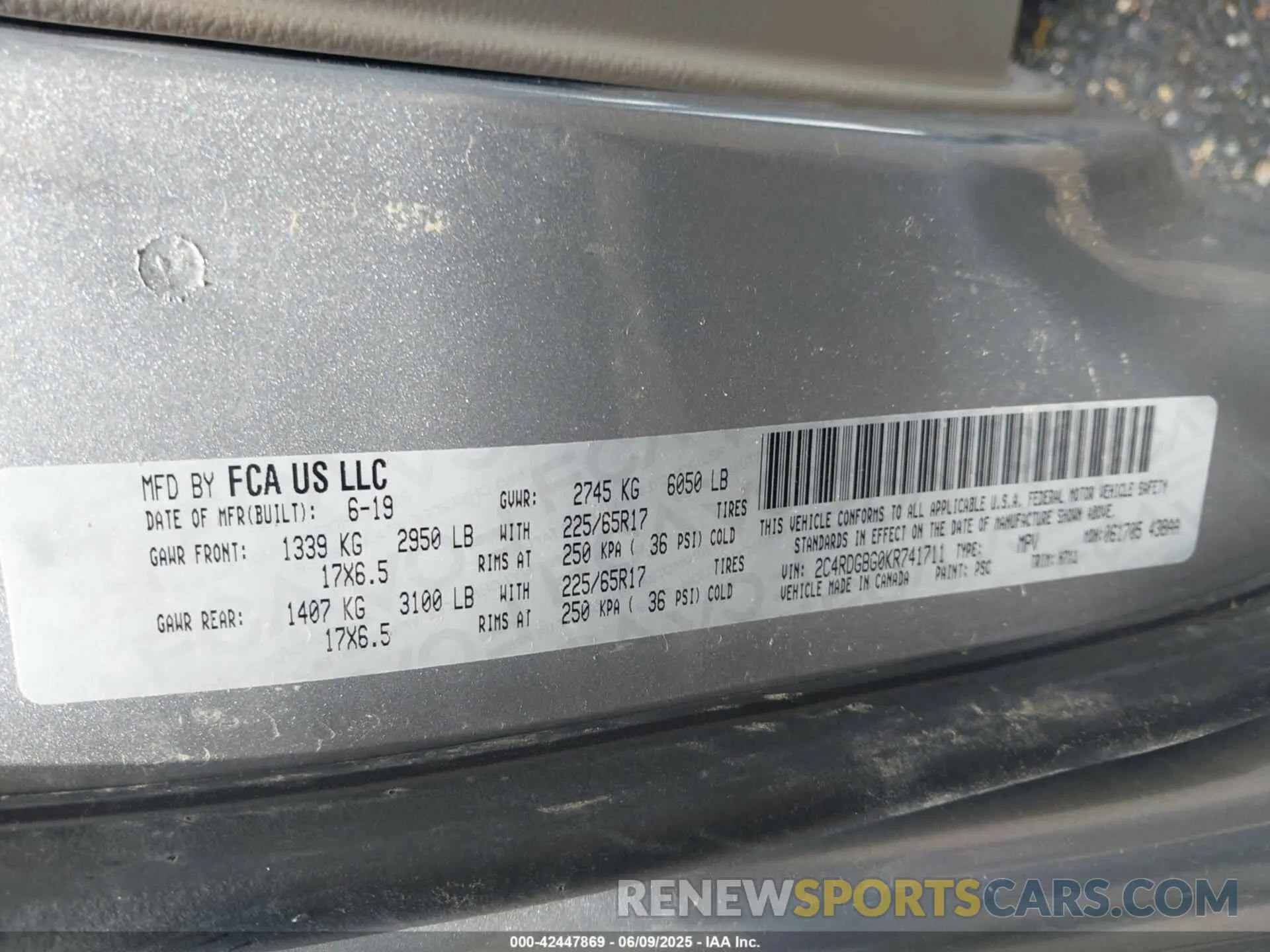 9 Photograph of a damaged car 2C4RDGBG0KR741711 DODGE GRAND CARAVAN 2019
