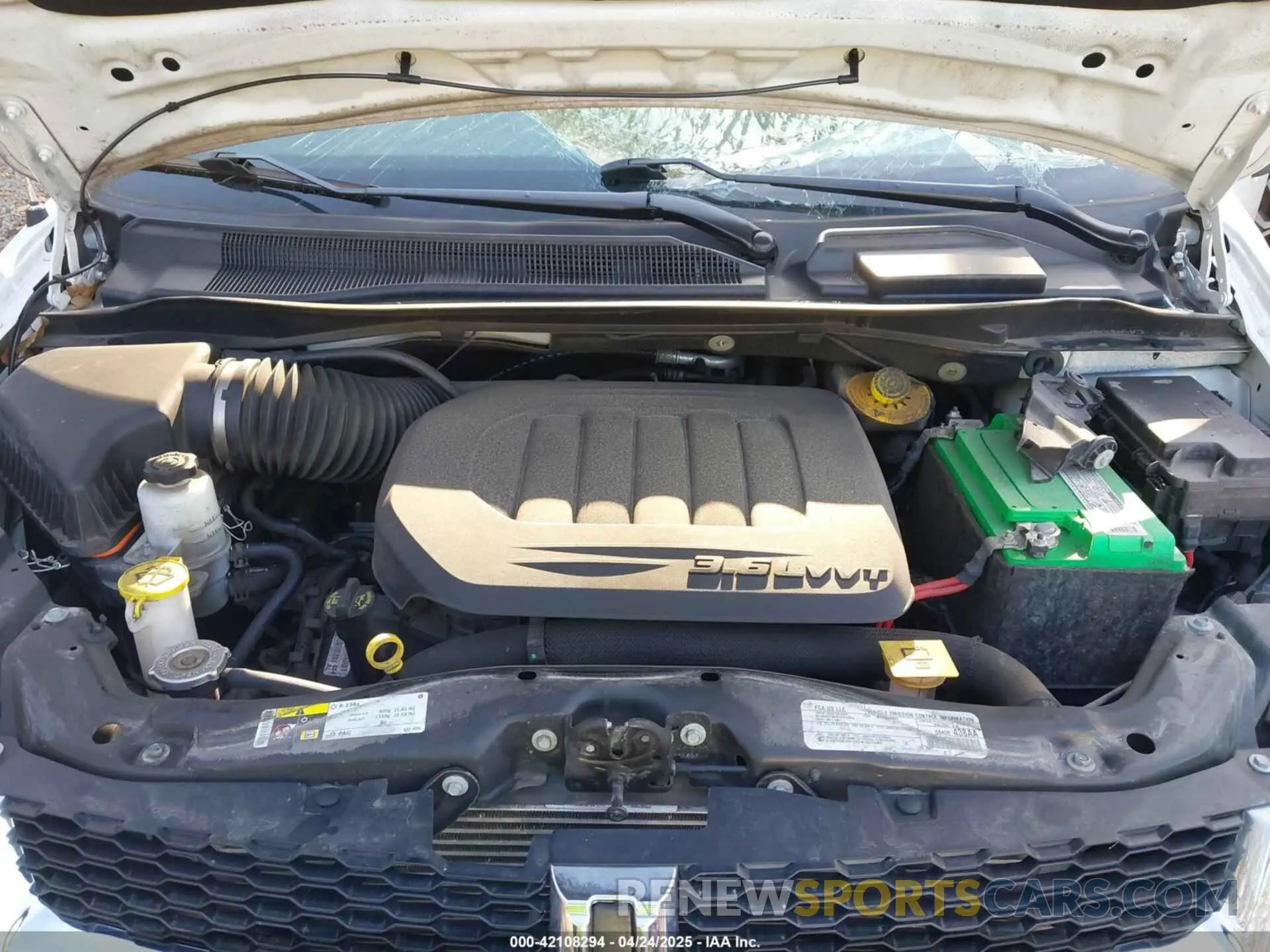 10 Photograph of a damaged car 2C4RDGBG0KR741725 DODGE GRAND CARAVAN 2019