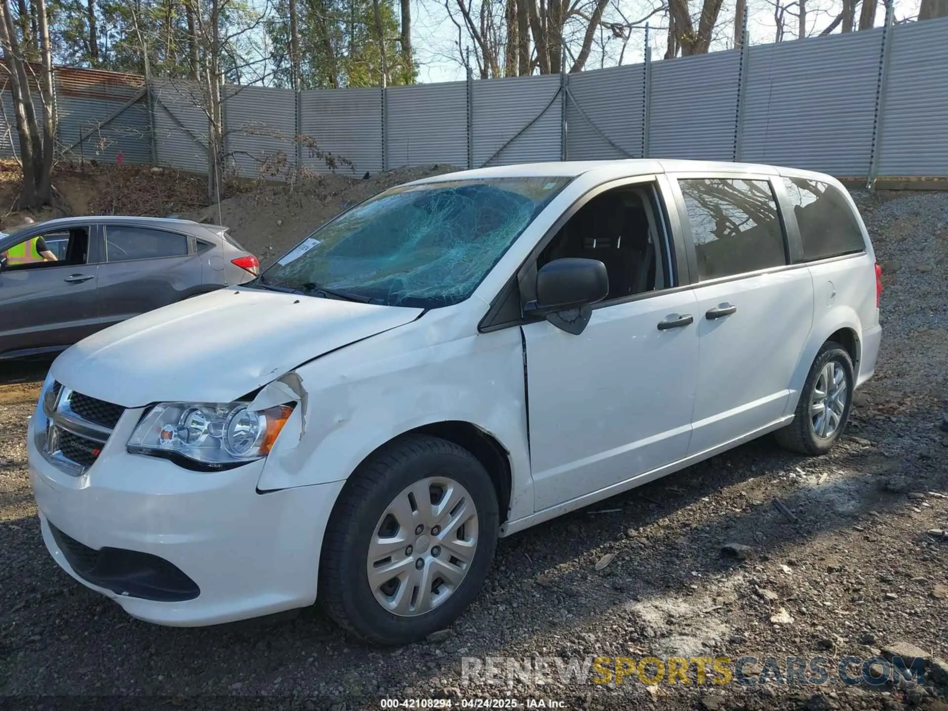 2 Photograph of a damaged car 2C4RDGBG0KR741725 DODGE GRAND CARAVAN 2019