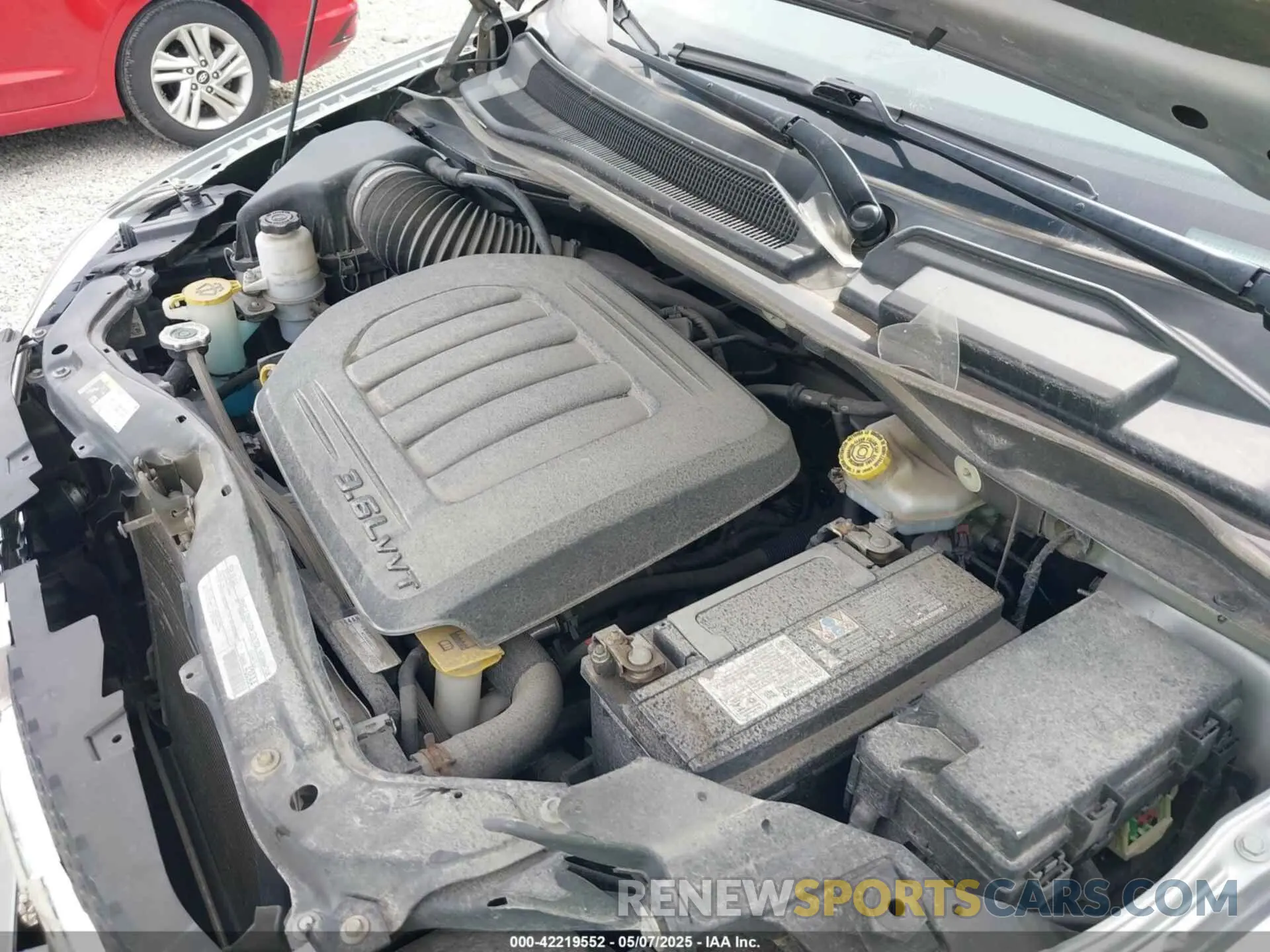 10 Photograph of a damaged car 2C4RDGBG1KR581130 DODGE GRAND CARAVAN 2019