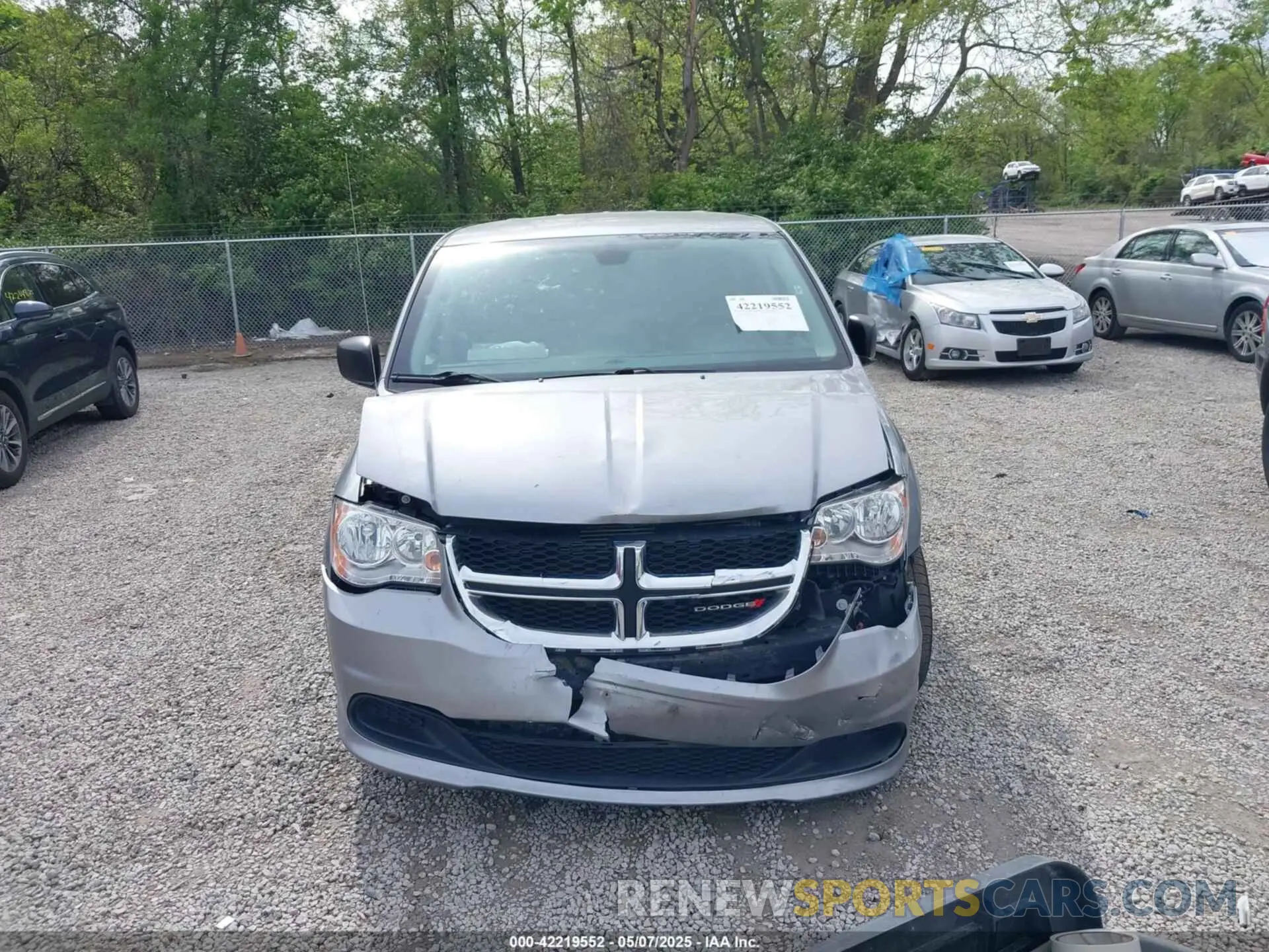 12 Photograph of a damaged car 2C4RDGBG1KR581130 DODGE GRAND CARAVAN 2019