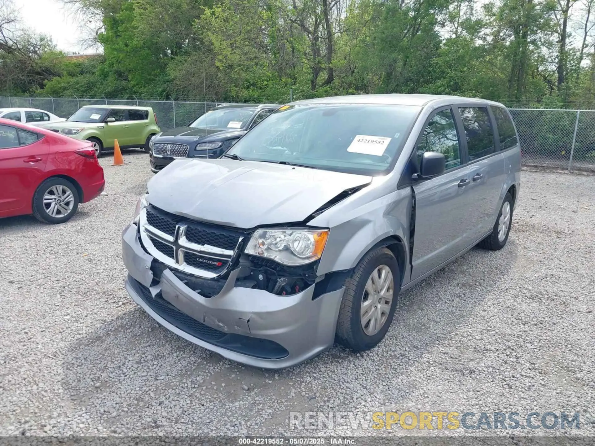 2 Photograph of a damaged car 2C4RDGBG1KR581130 DODGE GRAND CARAVAN 2019