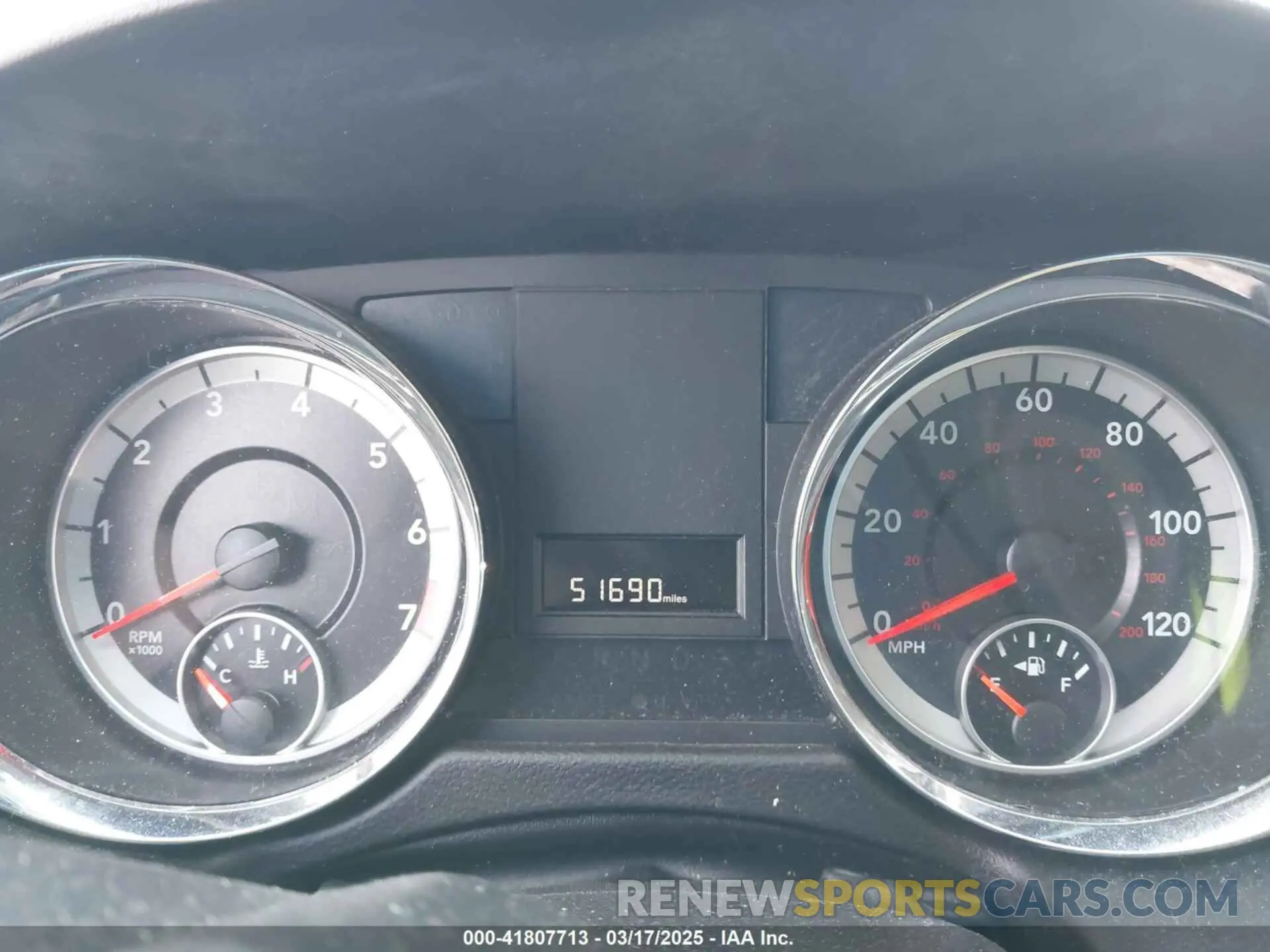 16 Photograph of a damaged car 2C4RDGBG1KR656893 DODGE GRAND CARAVAN 2019