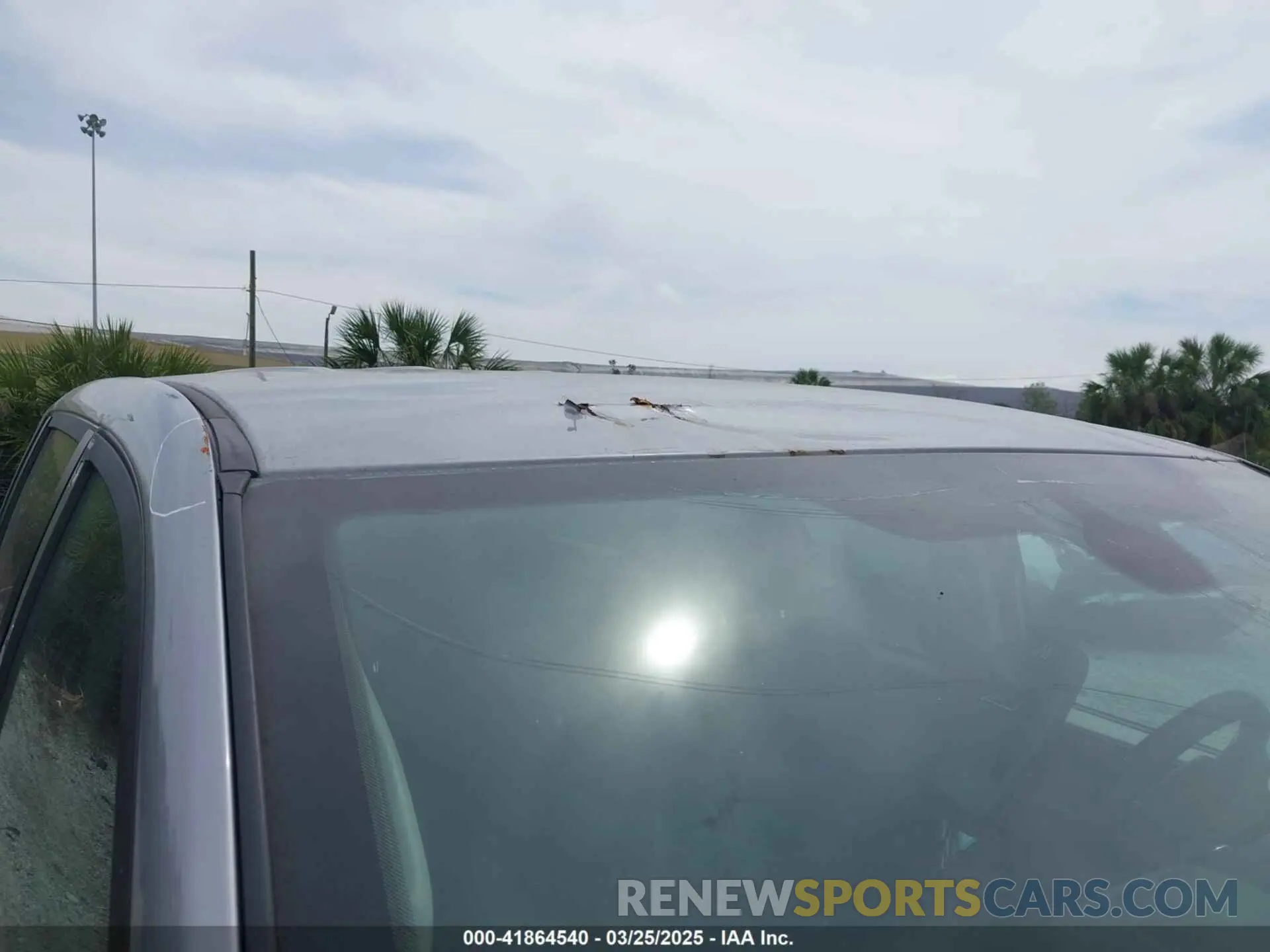 19 Photograph of a damaged car 2C4RDGBG1KR729681 DODGE GRAND CARAVAN 2019