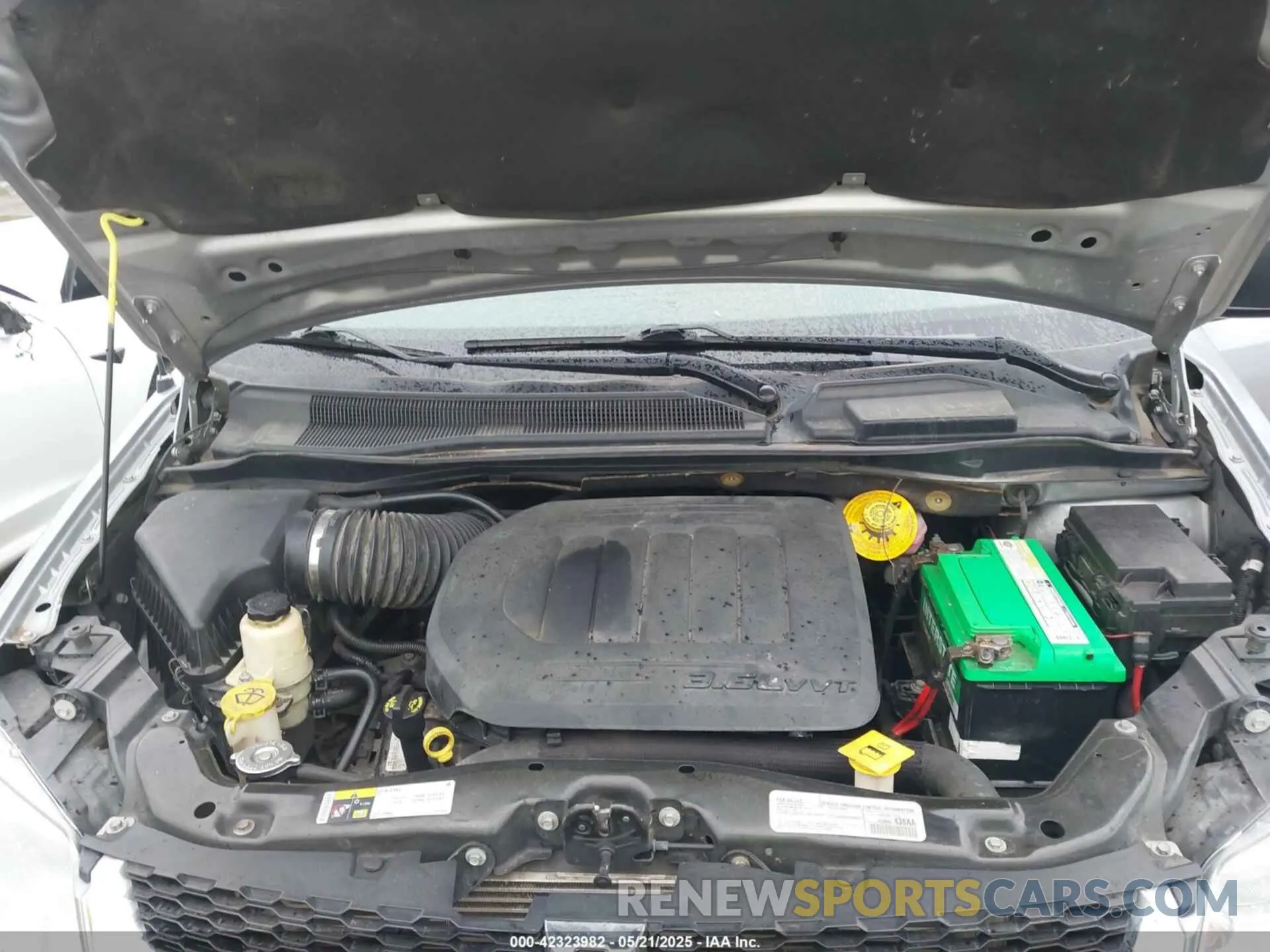 10 Photograph of a damaged car 2C4RDGBG1KR801690 DODGE GRAND CARAVAN 2019