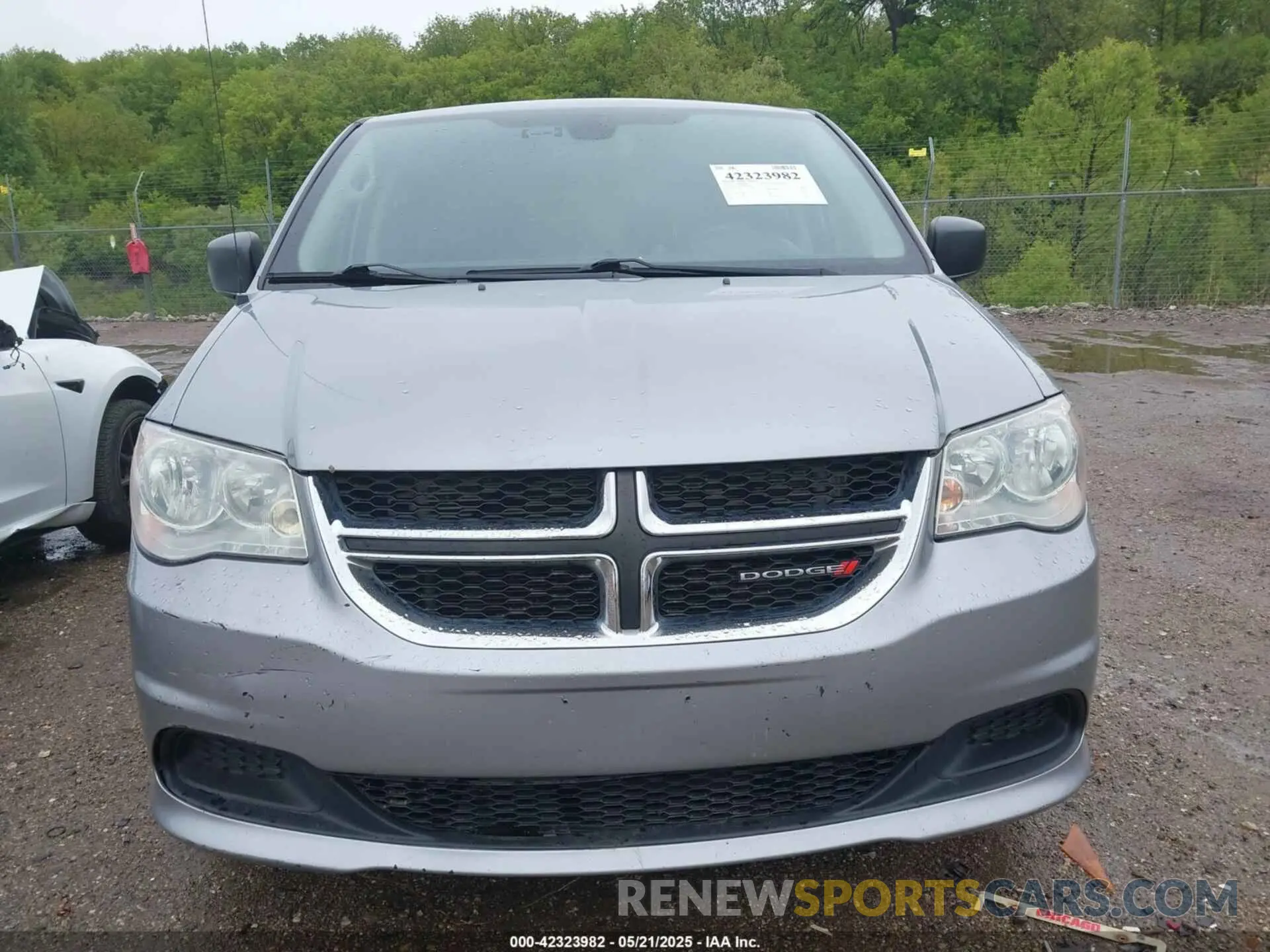 12 Photograph of a damaged car 2C4RDGBG1KR801690 DODGE GRAND CARAVAN 2019
