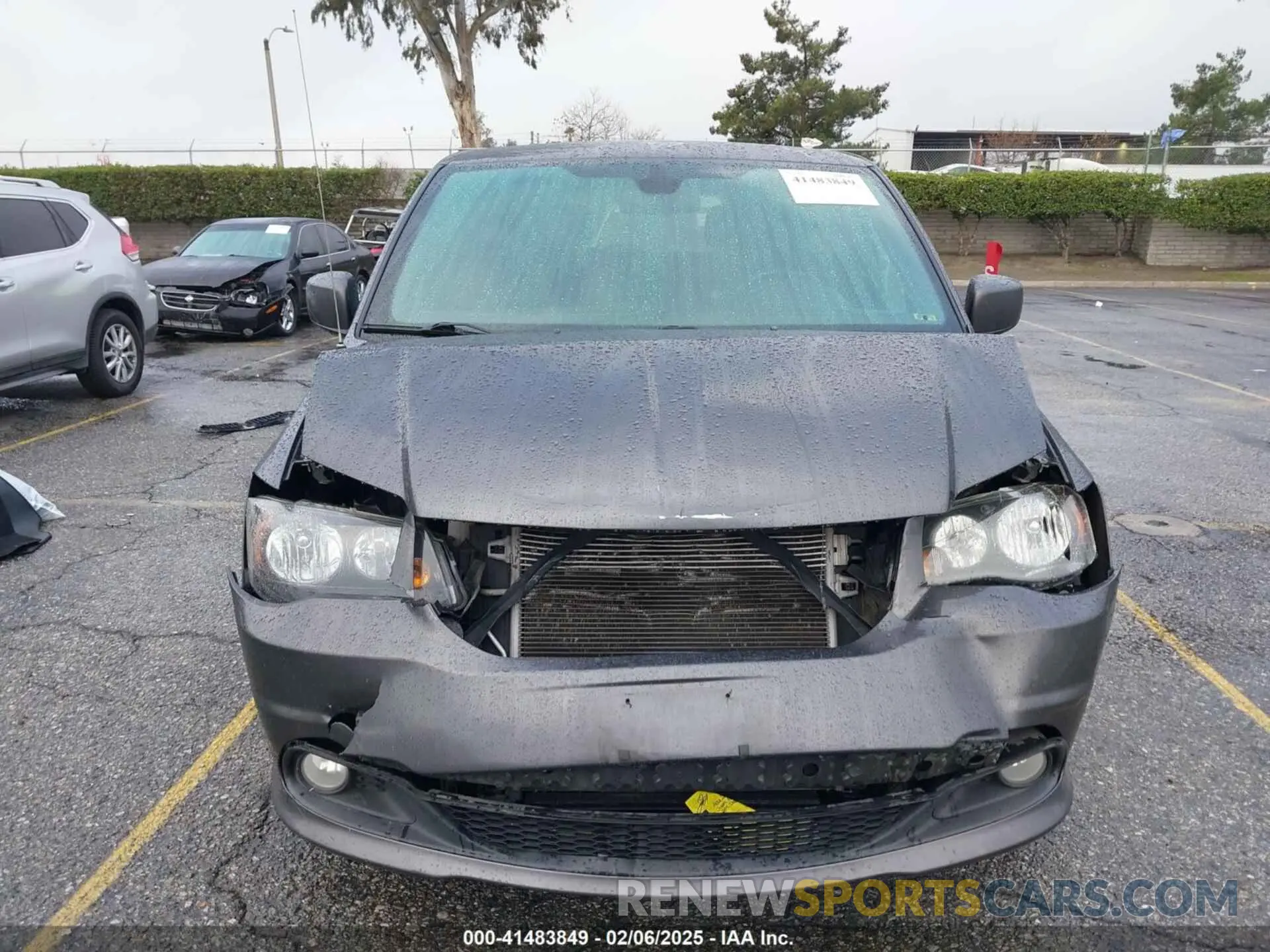 12 Photograph of a damaged car 2C4RDGBG2KR509188 DODGE GRAND CARAVAN 2019