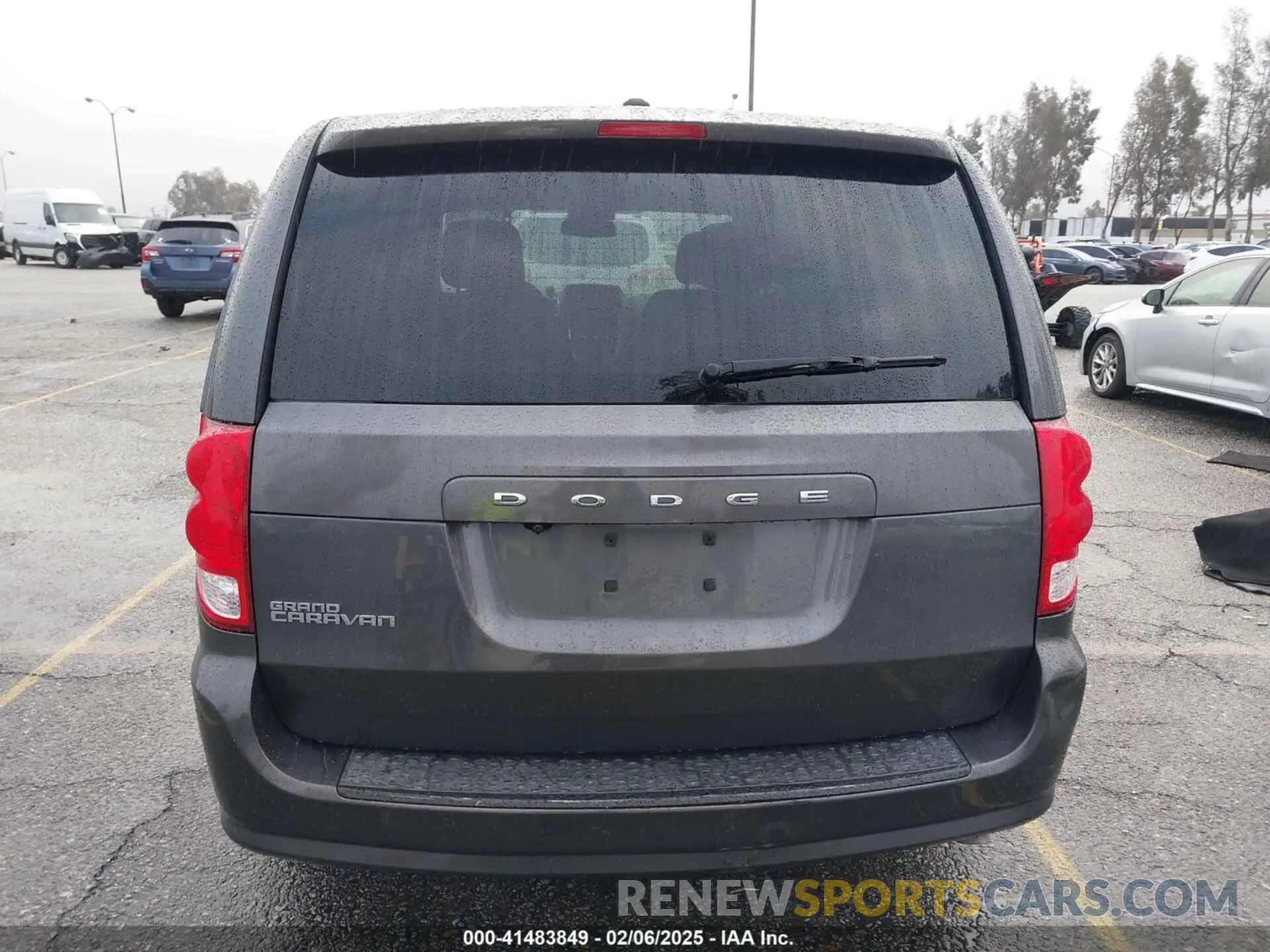 16 Photograph of a damaged car 2C4RDGBG2KR509188 DODGE GRAND CARAVAN 2019