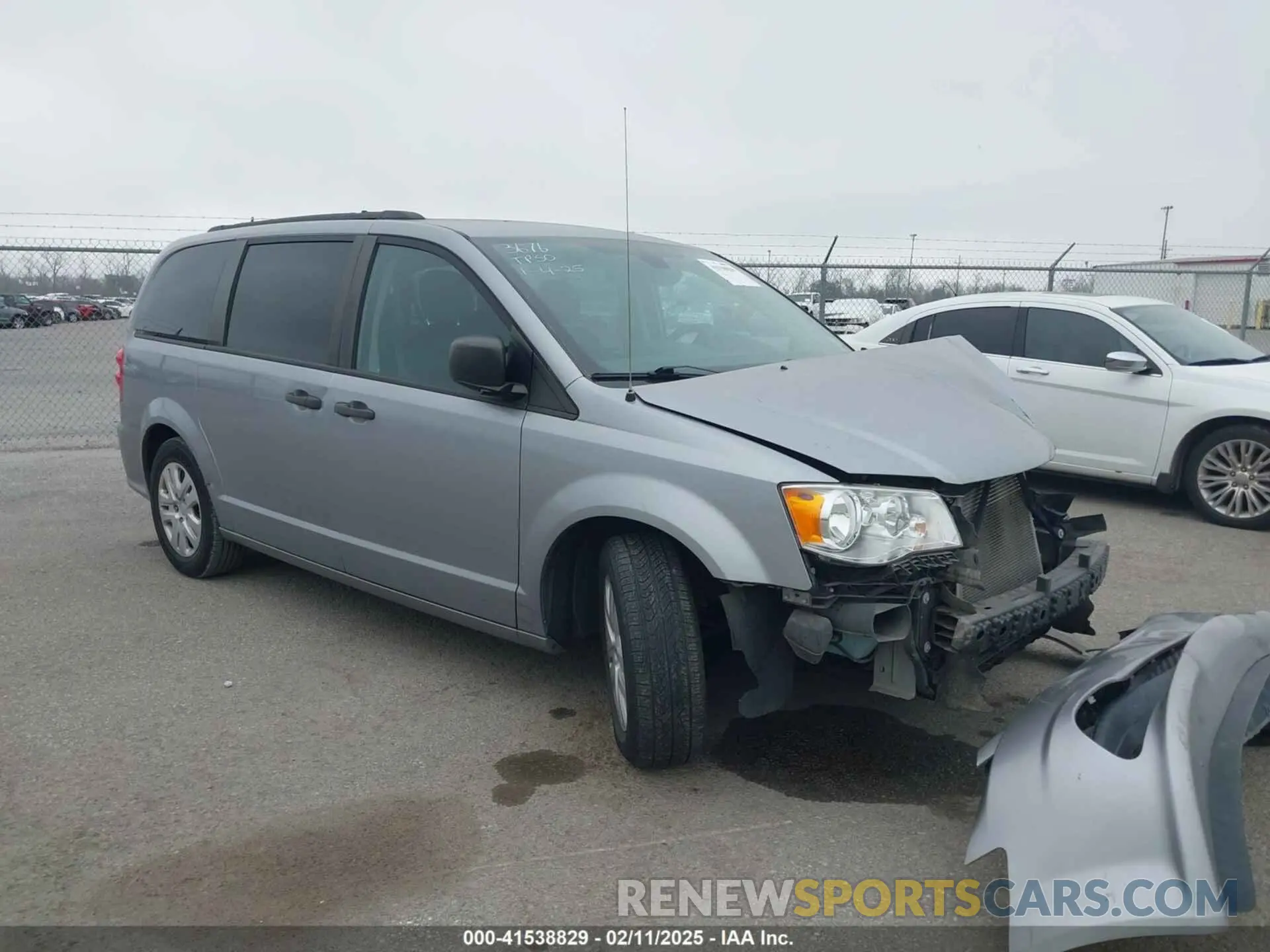 1 Photograph of a damaged car 2C4RDGBG2KR547780 DODGE GRAND CARAVAN 2019