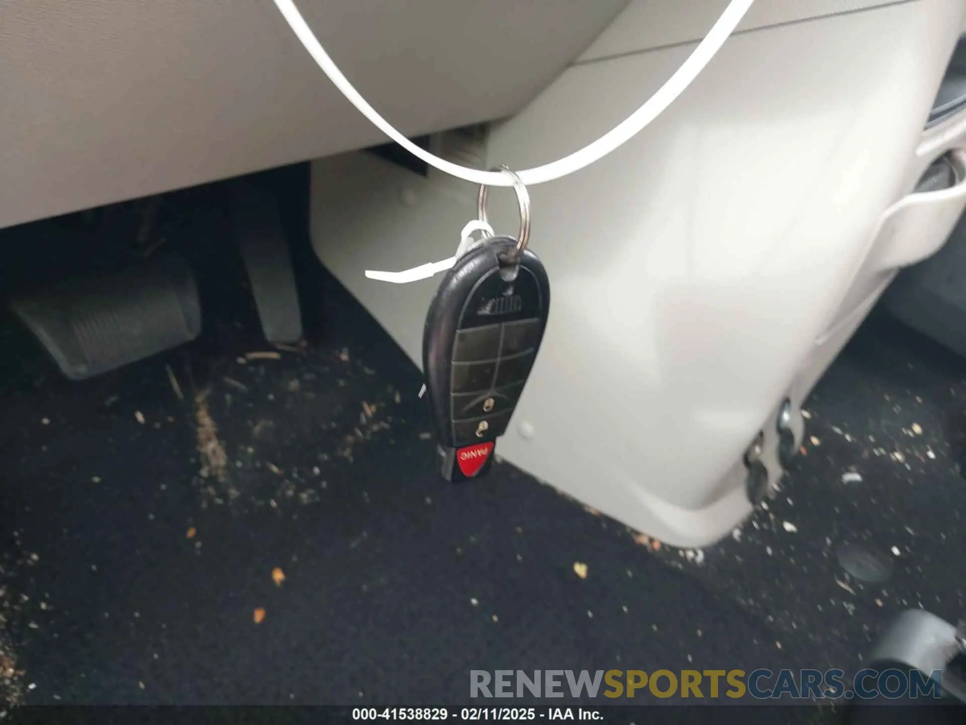 11 Photograph of a damaged car 2C4RDGBG2KR547780 DODGE GRAND CARAVAN 2019