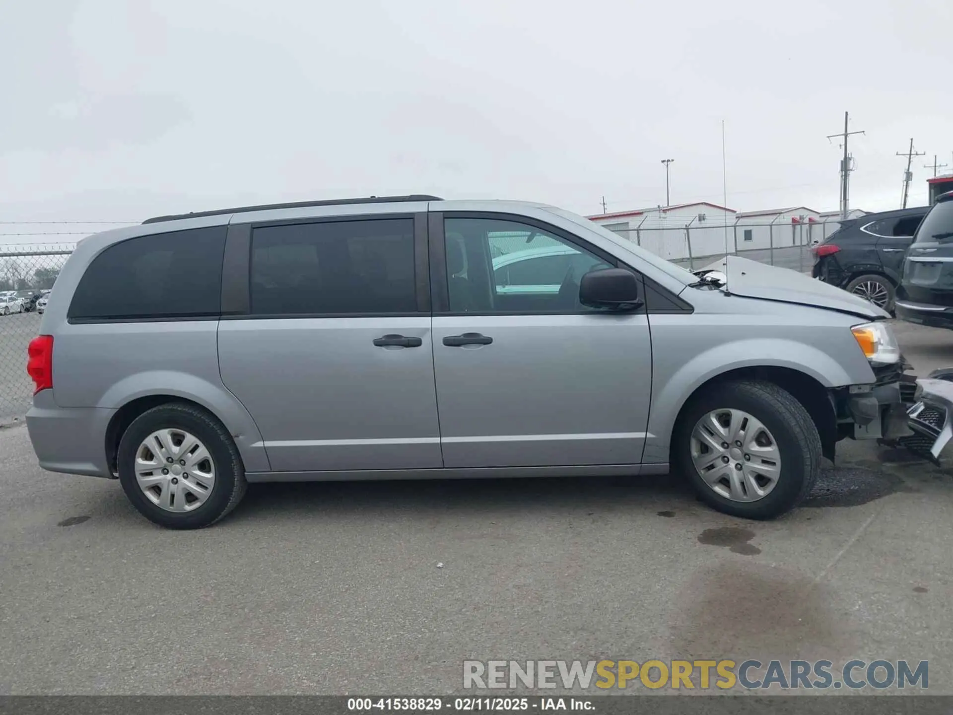 13 Photograph of a damaged car 2C4RDGBG2KR547780 DODGE GRAND CARAVAN 2019