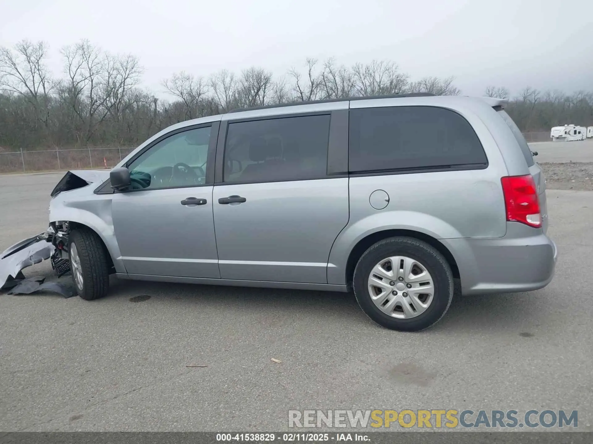 14 Photograph of a damaged car 2C4RDGBG2KR547780 DODGE GRAND CARAVAN 2019
