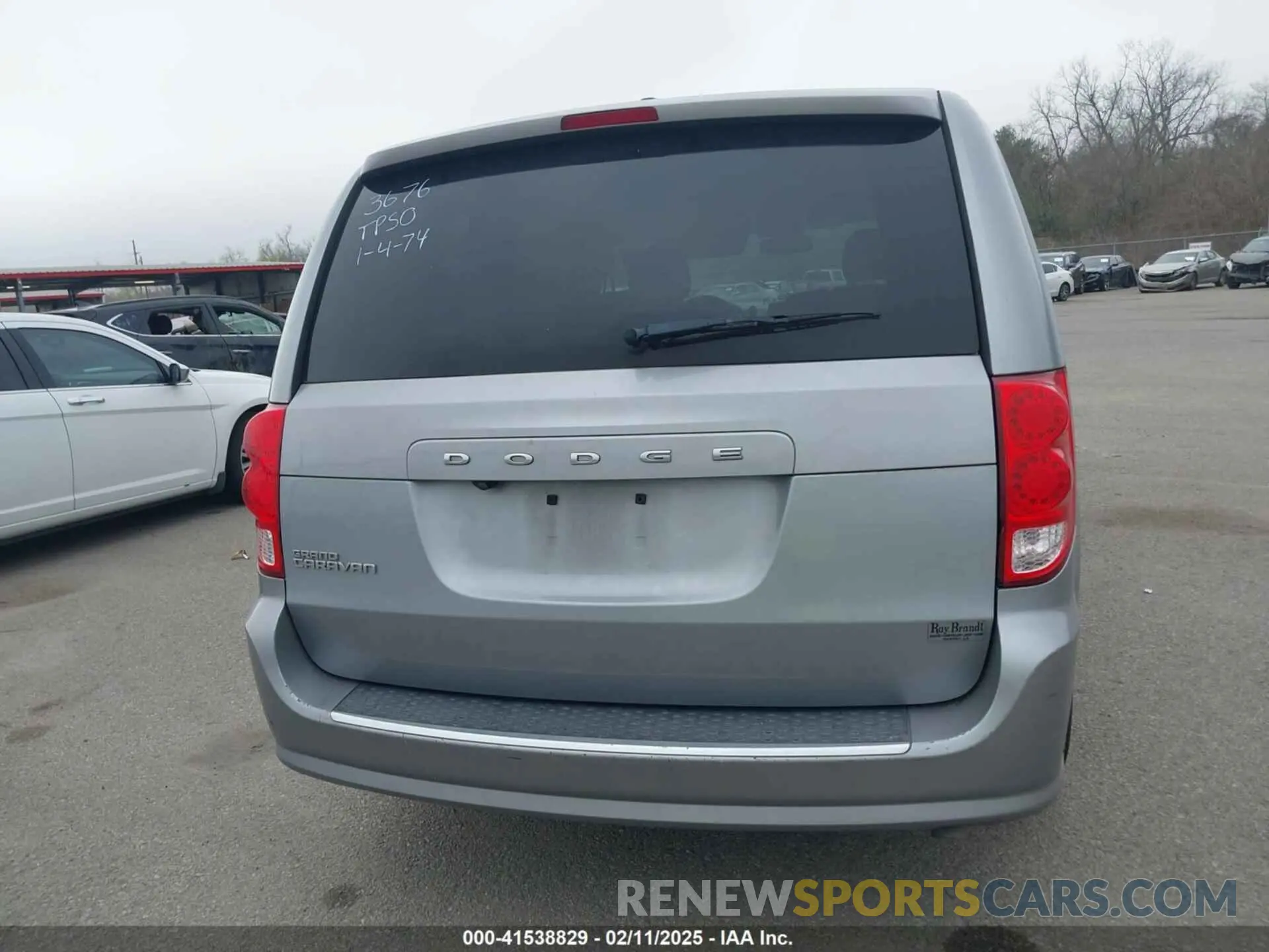 16 Photograph of a damaged car 2C4RDGBG2KR547780 DODGE GRAND CARAVAN 2019