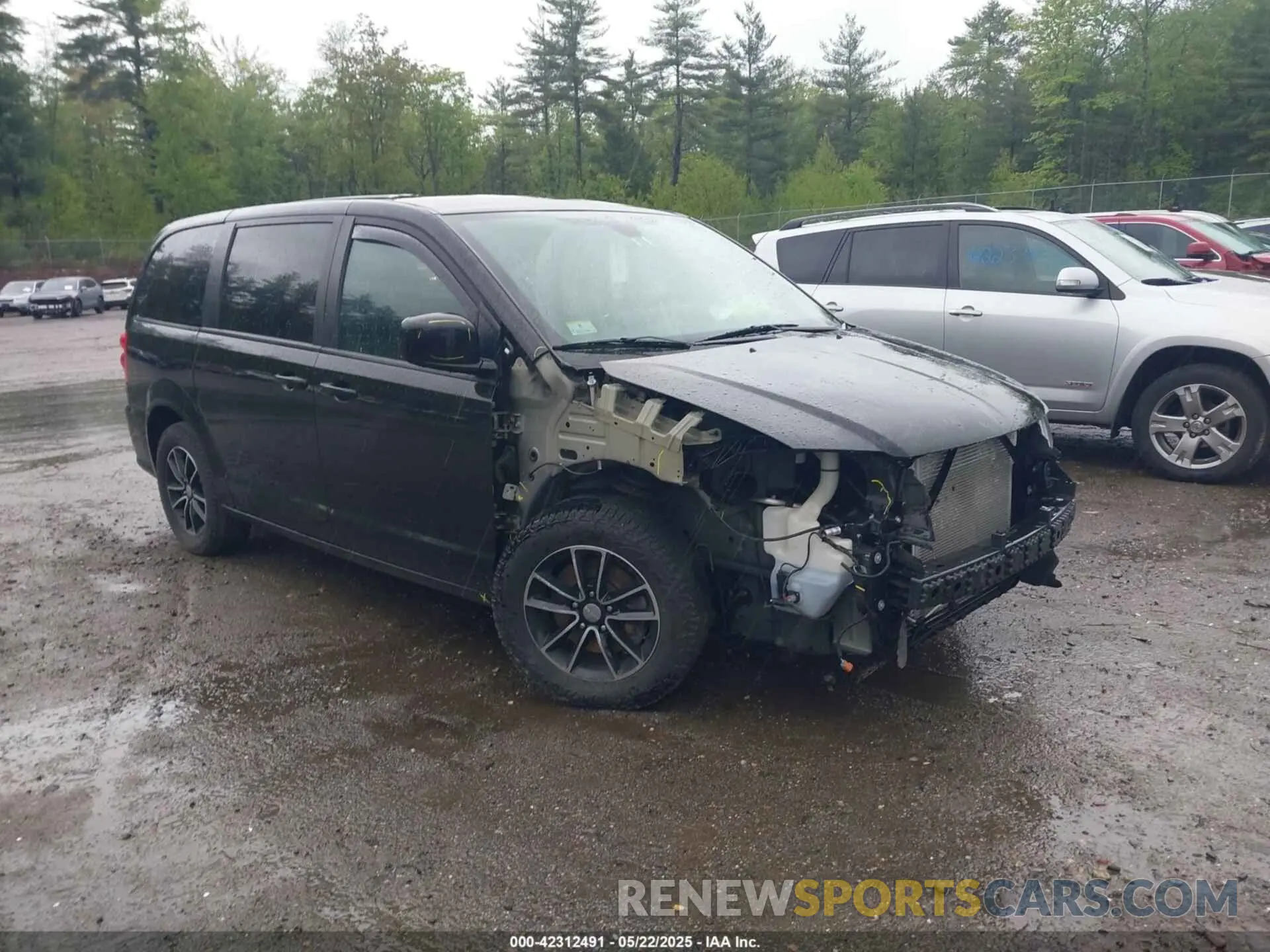 1 Photograph of a damaged car 2C4RDGBG2KR573439 DODGE GRAND CARAVAN 2019