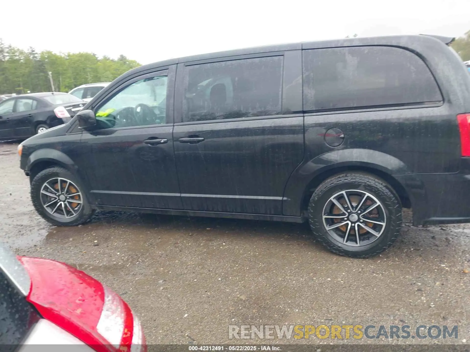 15 Photograph of a damaged car 2C4RDGBG2KR573439 DODGE GRAND CARAVAN 2019