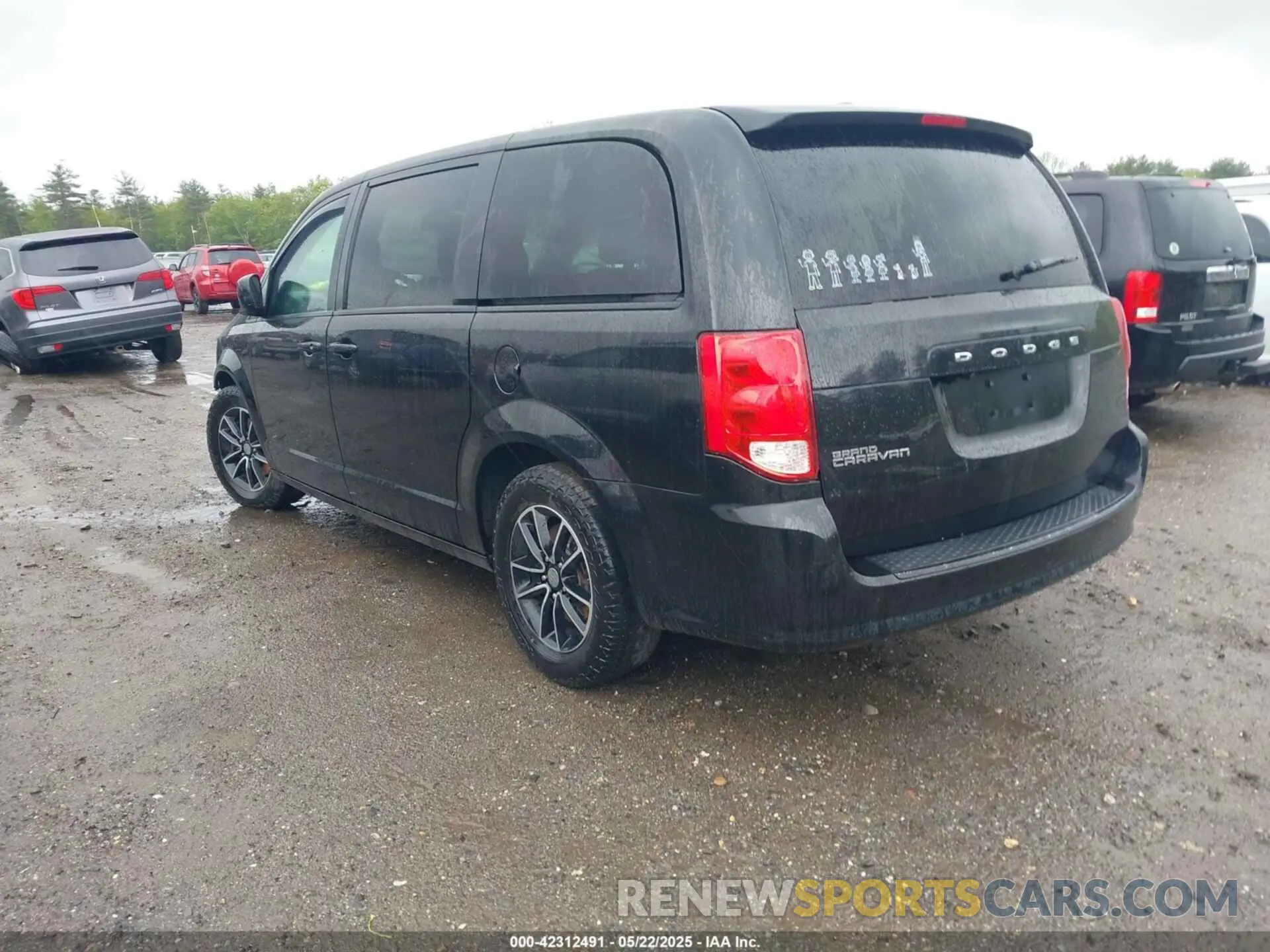 3 Photograph of a damaged car 2C4RDGBG2KR573439 DODGE GRAND CARAVAN 2019