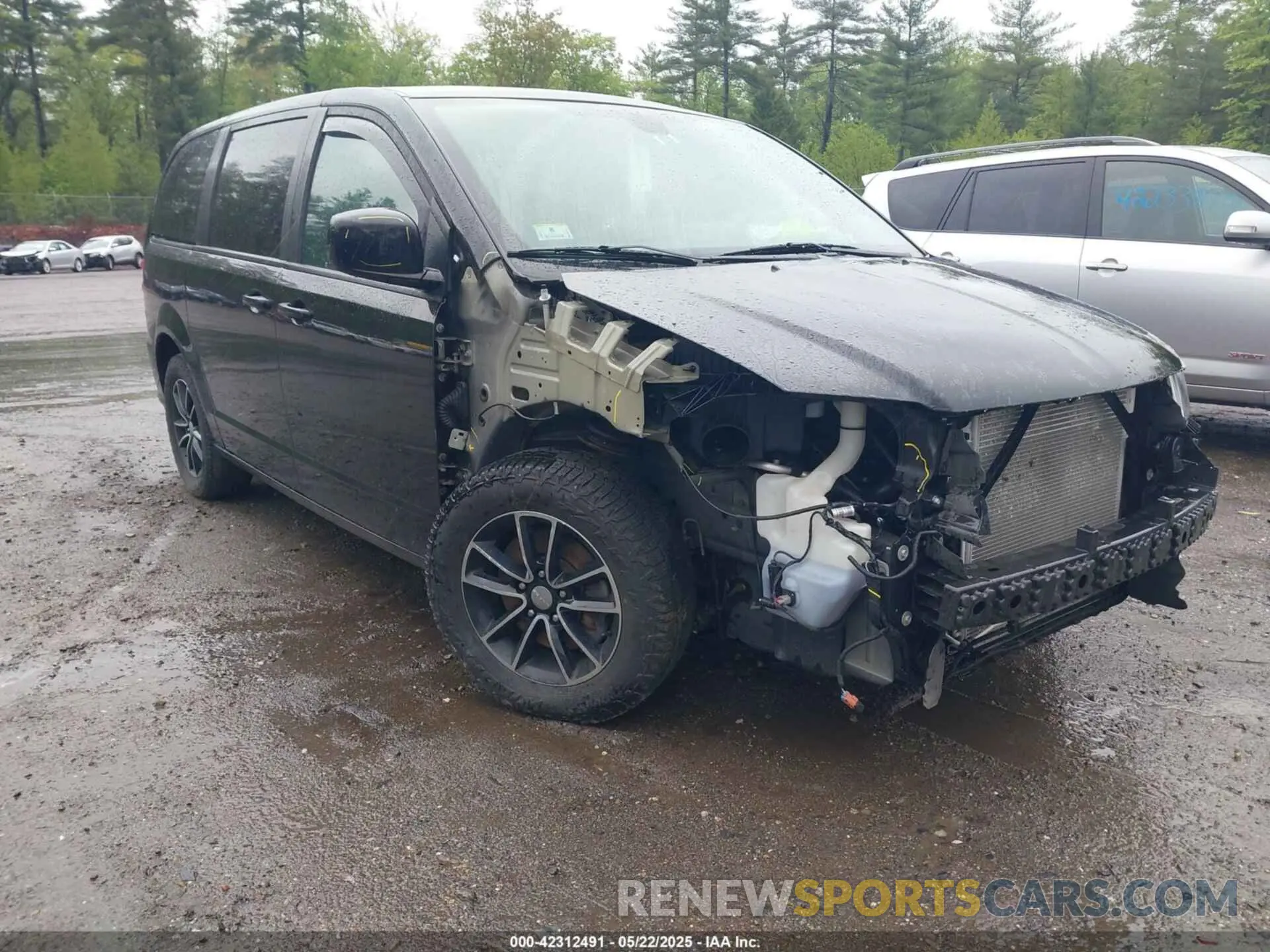 6 Photograph of a damaged car 2C4RDGBG2KR573439 DODGE GRAND CARAVAN 2019