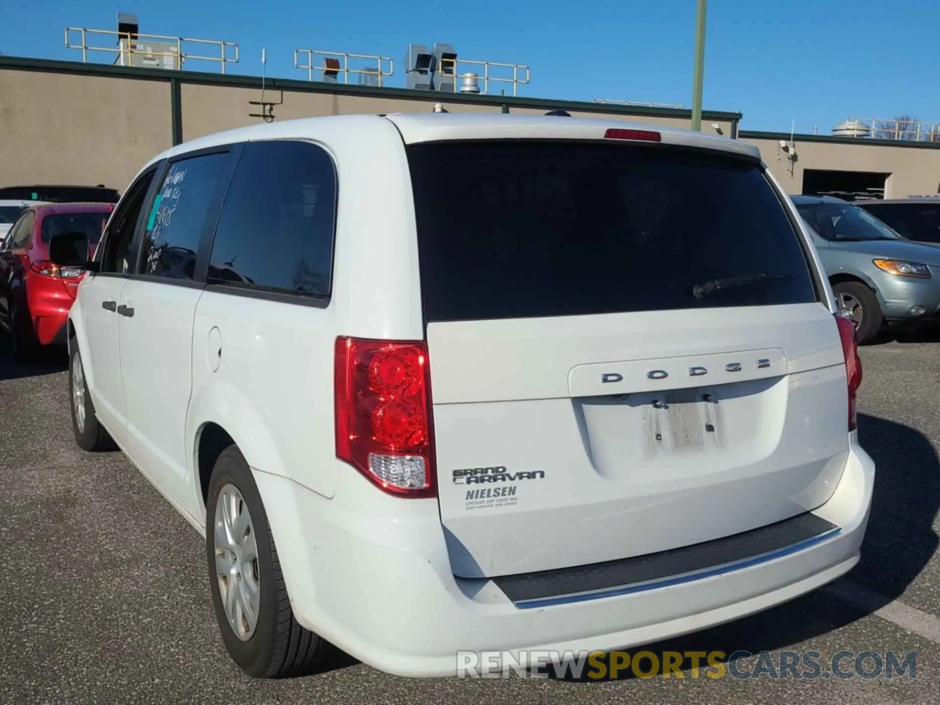 17 Photograph of a damaged car 2C4RDGBG2KR781661 DODGE GRAND CARAVAN 2019