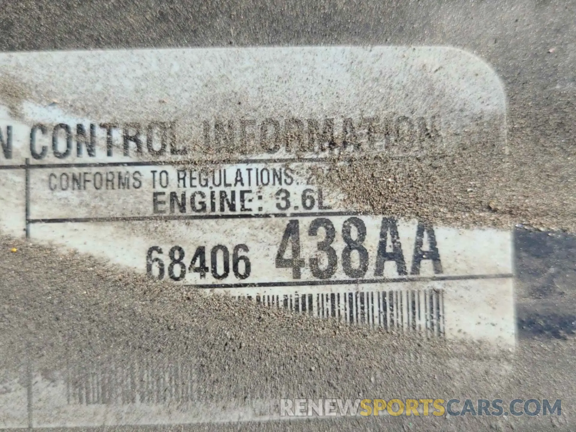 18 Photograph of a damaged car 2C4RDGBG2KR781661 DODGE GRAND CARAVAN 2019