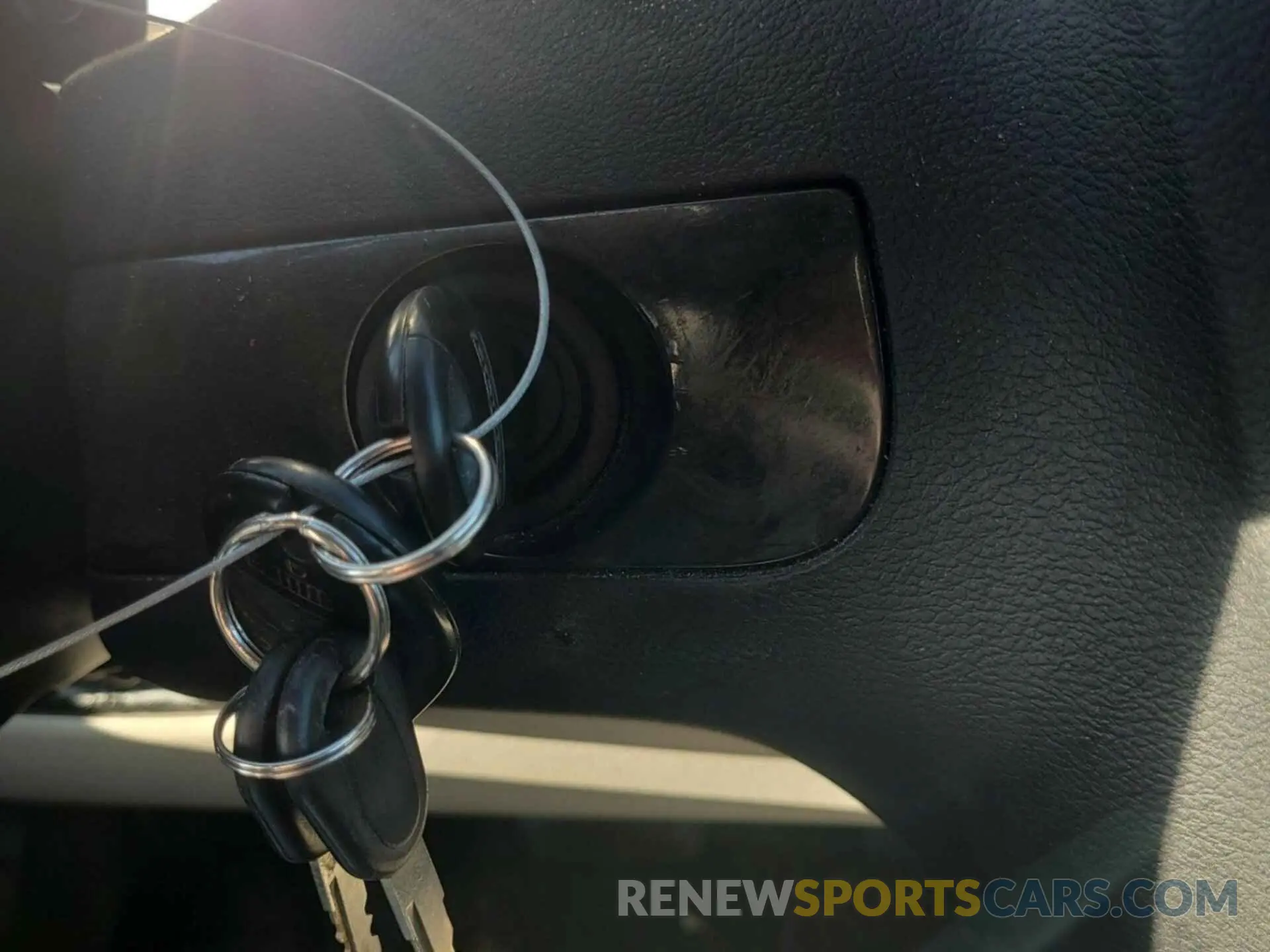 2 Photograph of a damaged car 2C4RDGBG2KR781661 DODGE GRAND CARAVAN 2019