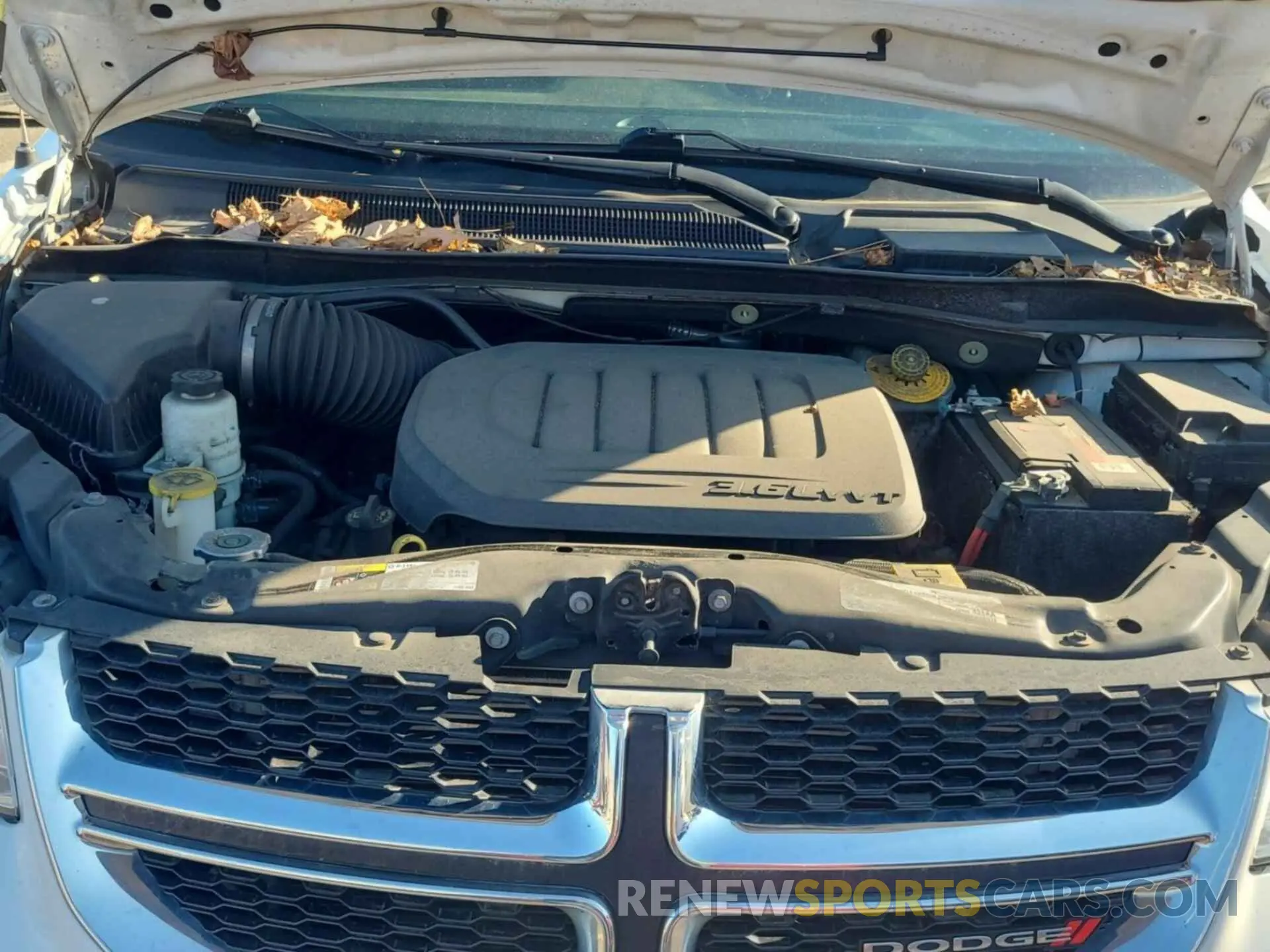 4 Photograph of a damaged car 2C4RDGBG2KR781661 DODGE GRAND CARAVAN 2019
