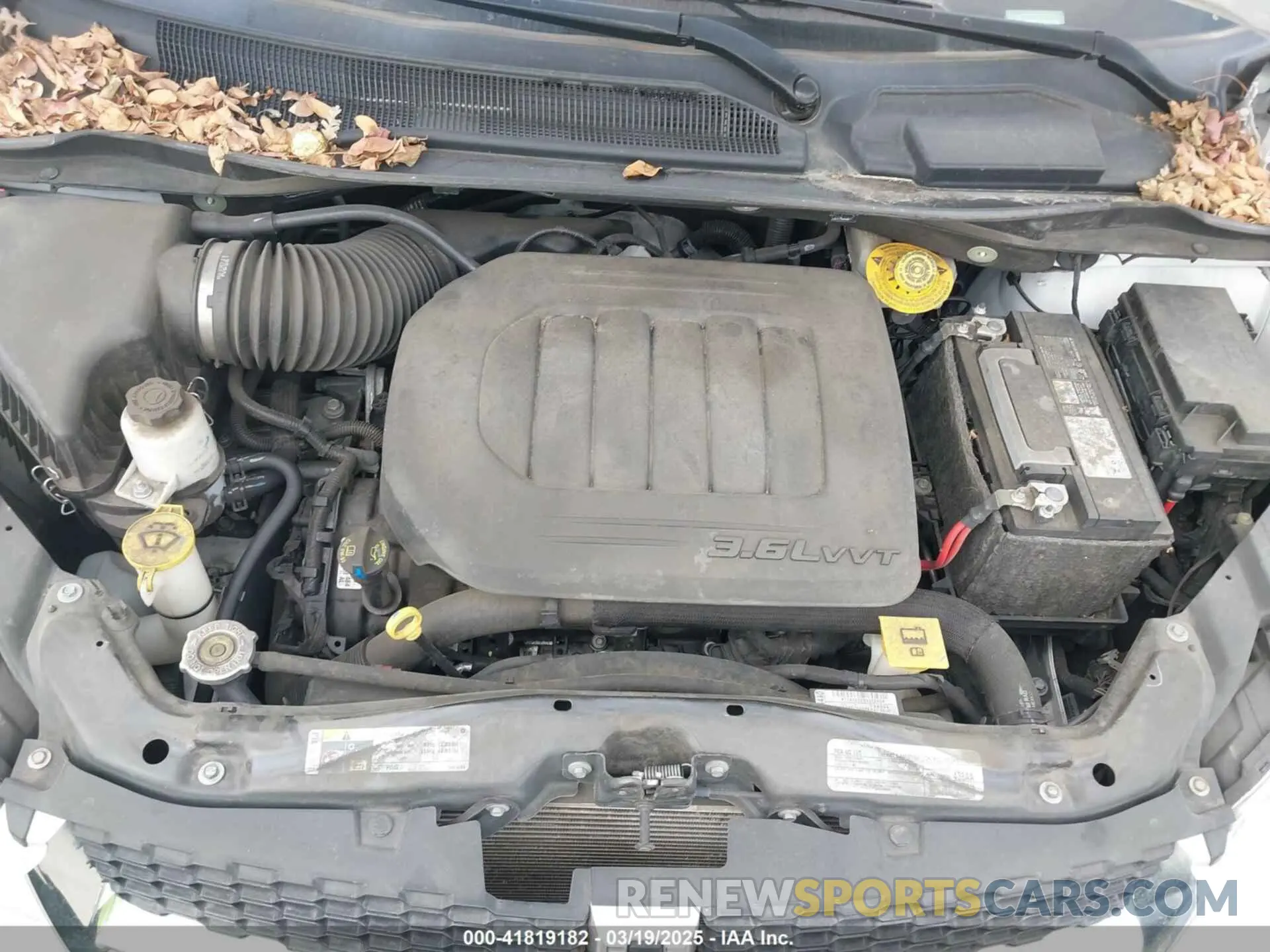10 Photograph of a damaged car 2C4RDGBG2KR787945 DODGE GRAND CARAVAN 2019