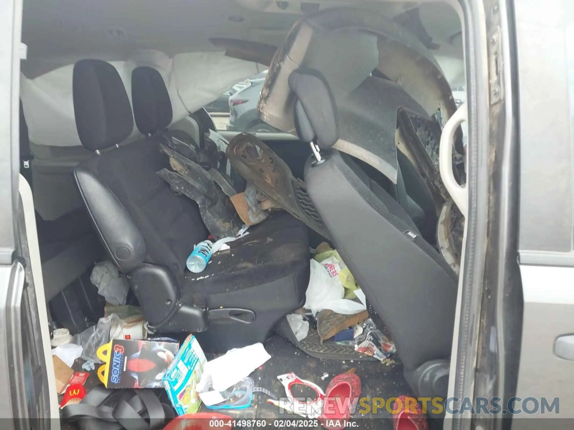 8 Photograph of a damaged car 2C4RDGBG2KR792286 DODGE GRAND CARAVAN 2019