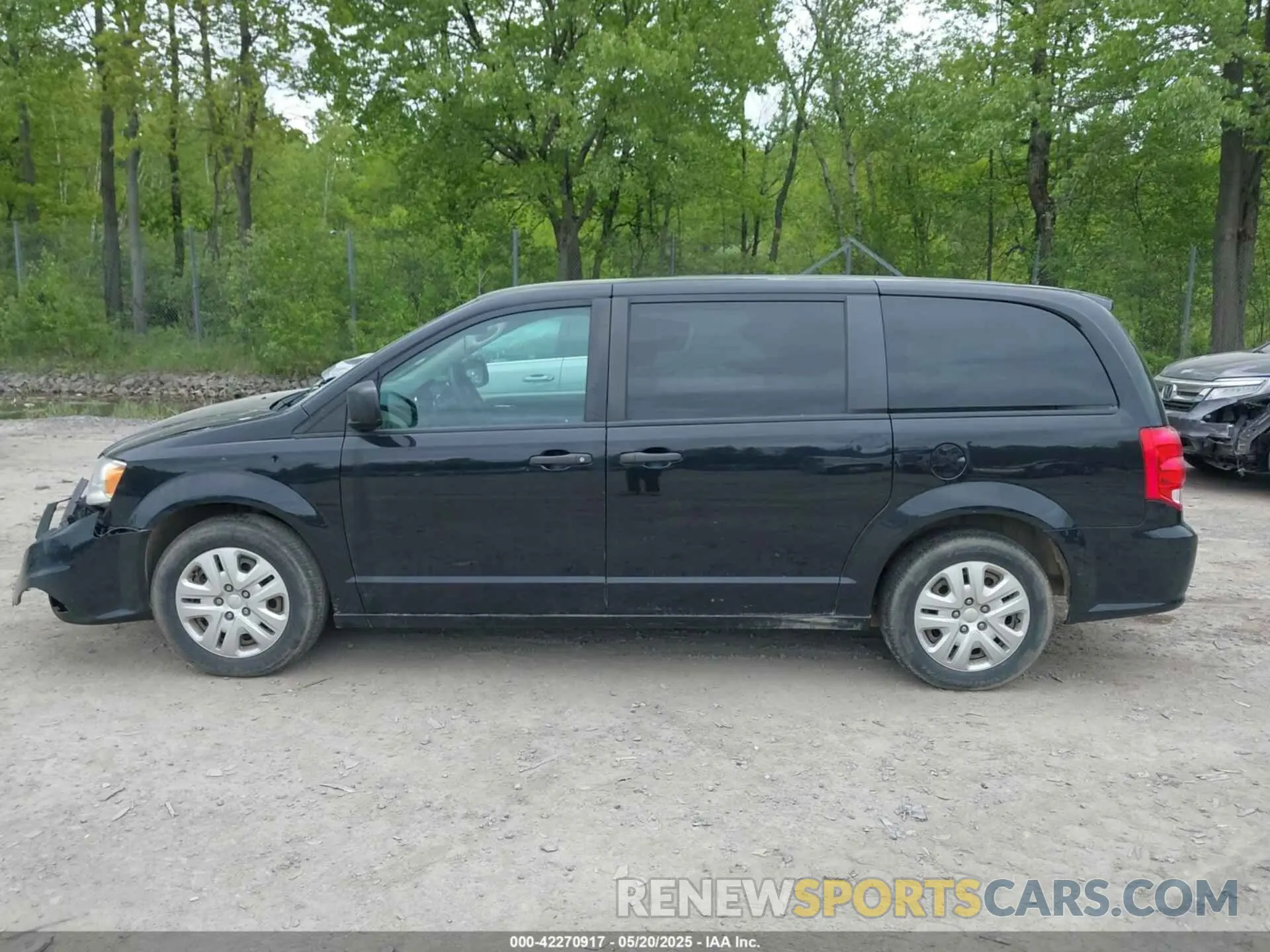 14 Photograph of a damaged car 2C4RDGBG2KR797195 DODGE GRAND CARAVAN 2019